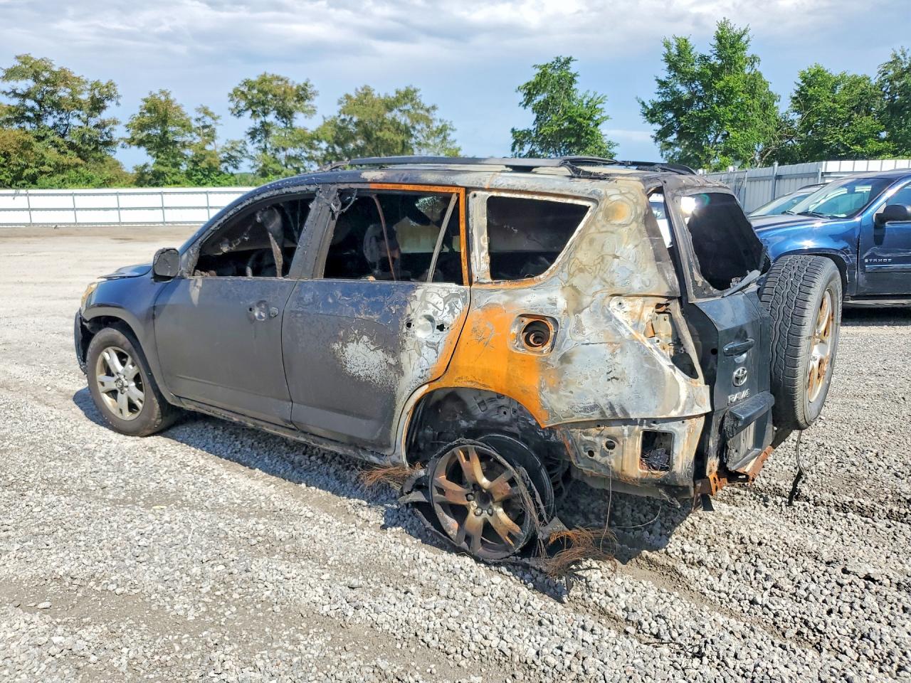 2011 Toyota Rav4 Base Зеленый vin: 2T3BK4DV1BW053272