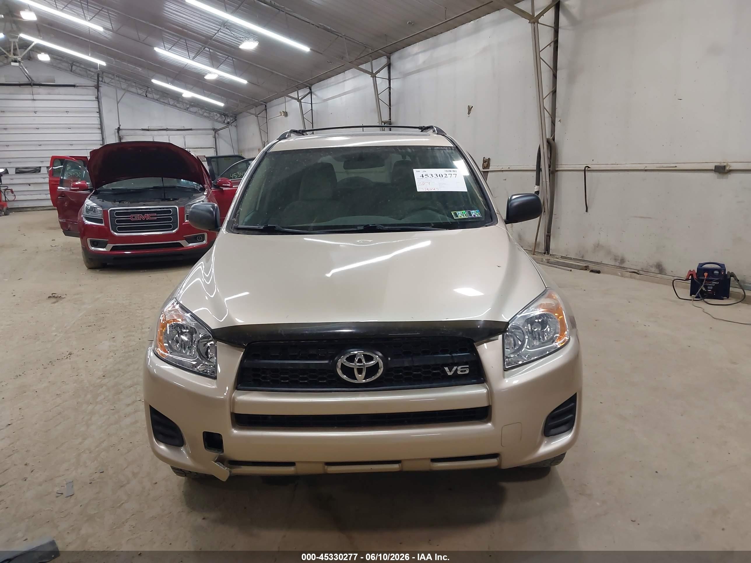 2012 Toyota Rav4 Base V6 Gold vin: 2T3BK4DV1CW067979