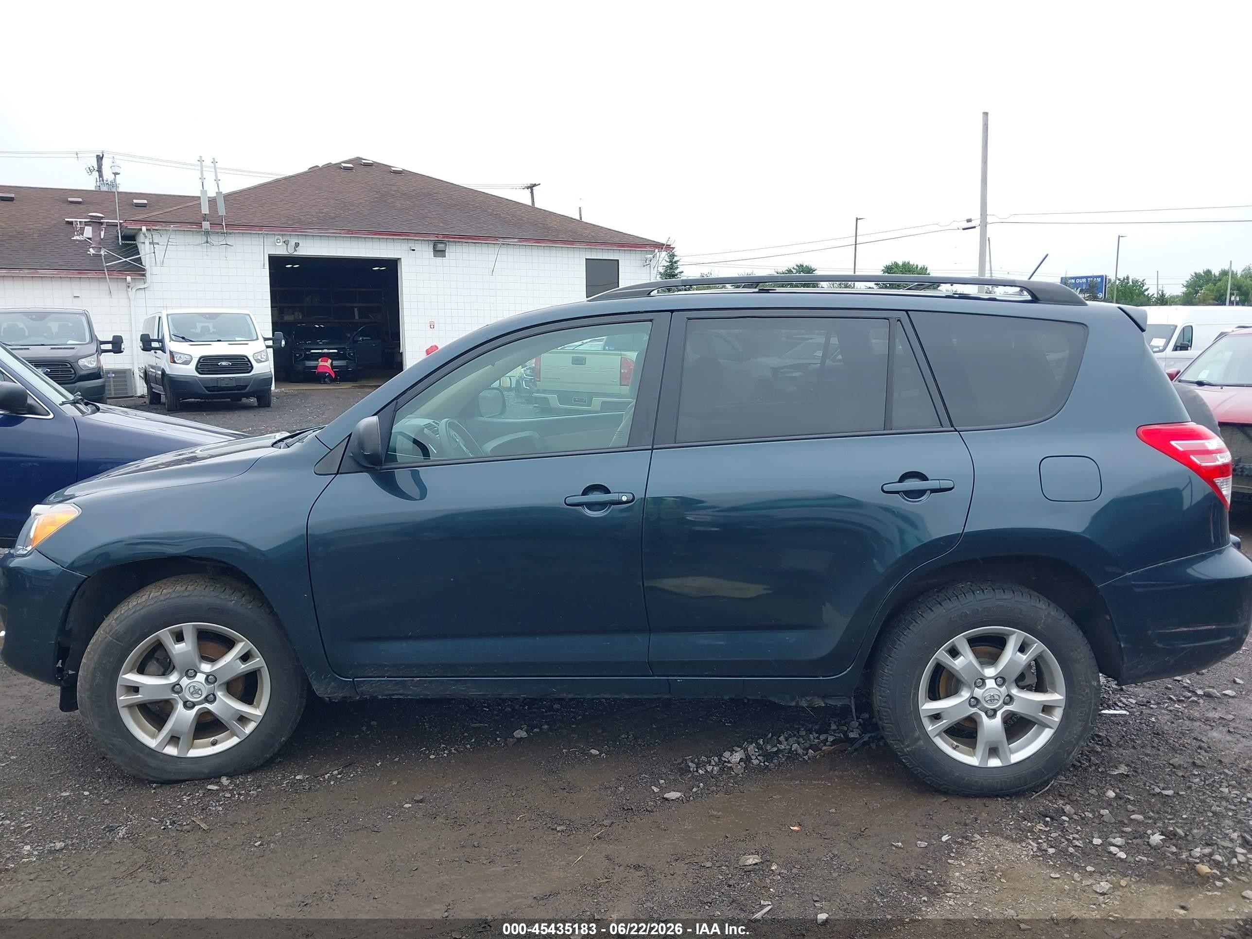 2011 Toyota Rav4 Base V6 Green vin: 2T3BK4DV2BW042717