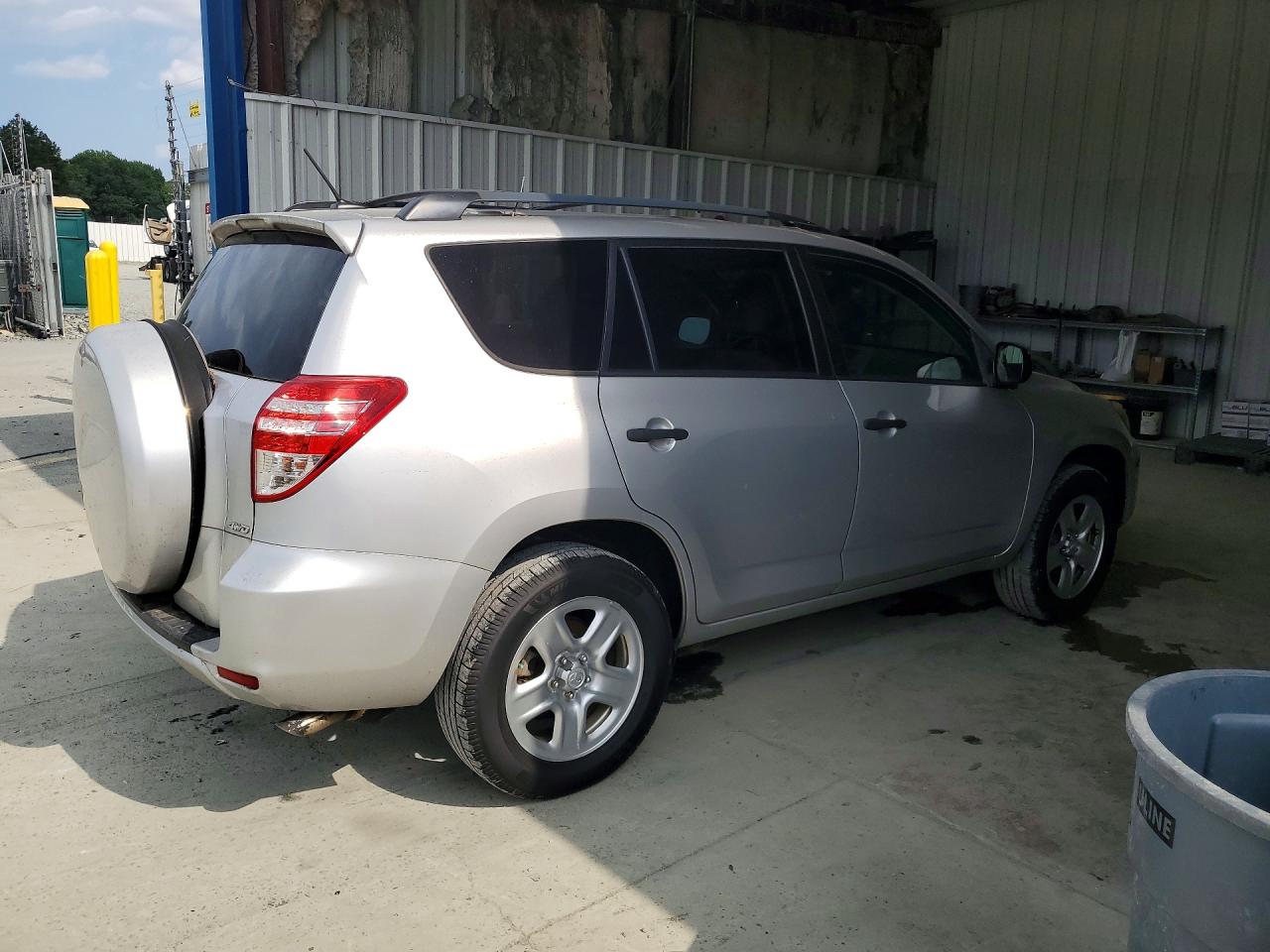 2011 Toyota Rav4 Base Silver vin: 2T3BK4DV2BW060652