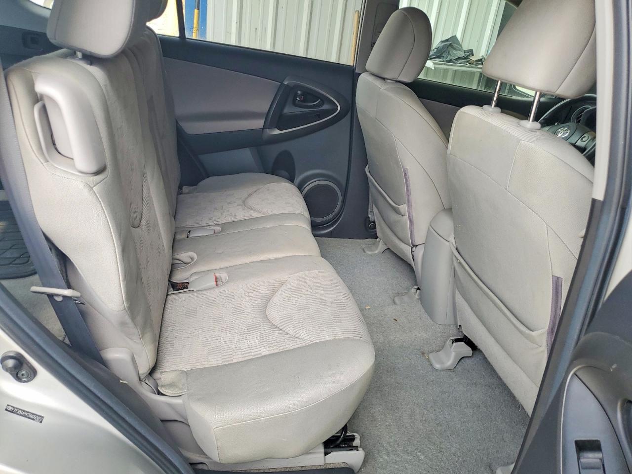 2011 Toyota Rav4 Base Silver vin: 2T3BK4DV2BW060652