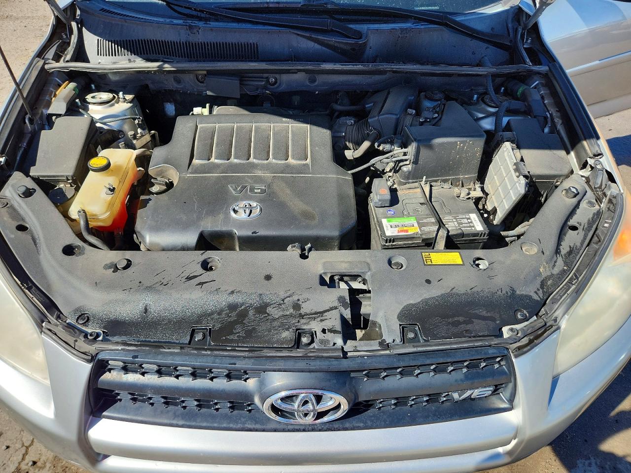2010 Toyota Rav4 Base Silver vin: 2T3BK4DV3AW014360