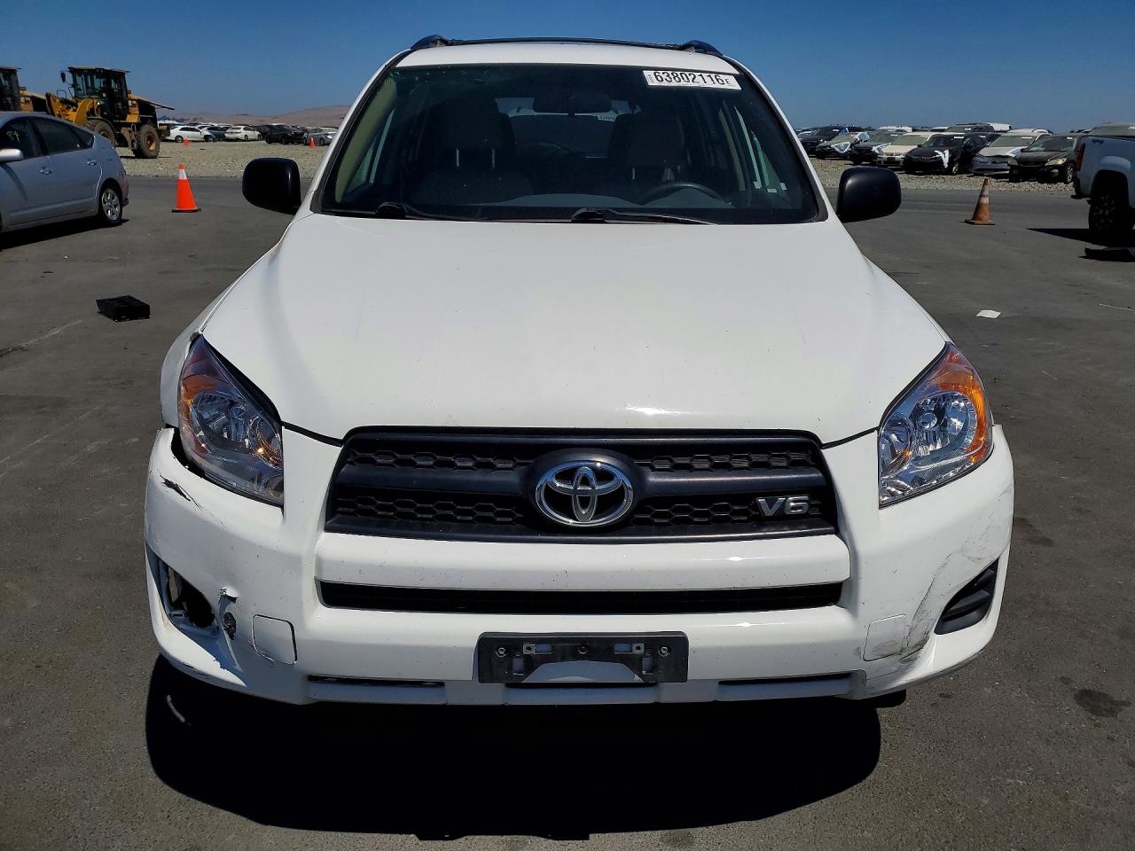 2011 Toyota Rav4 Base Белый vin: 2T3BK4DV5BW060810
