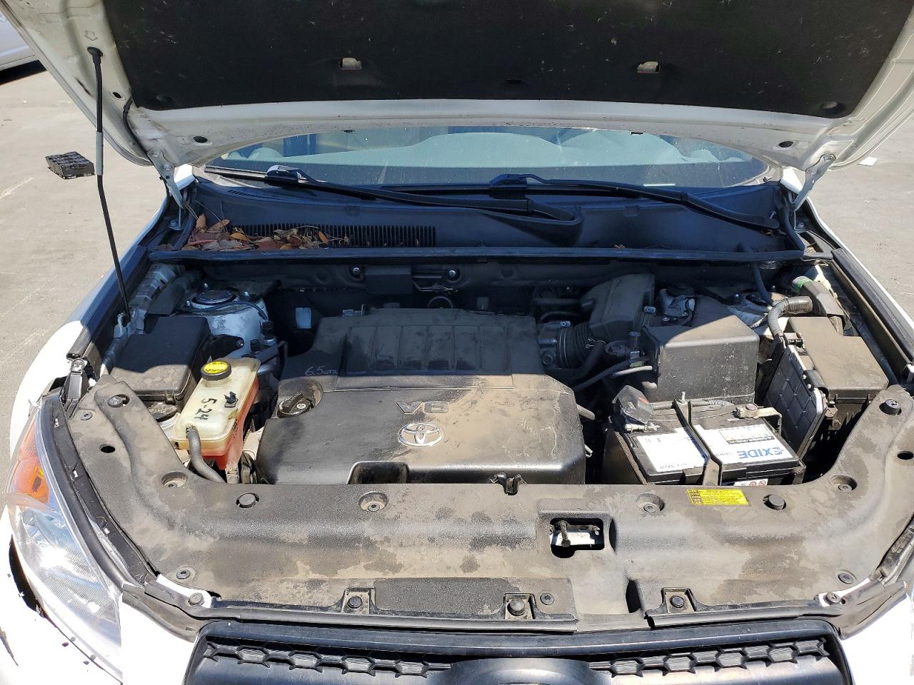 2011 Toyota Rav4 Base Белый vin: 2T3BK4DV5BW060810