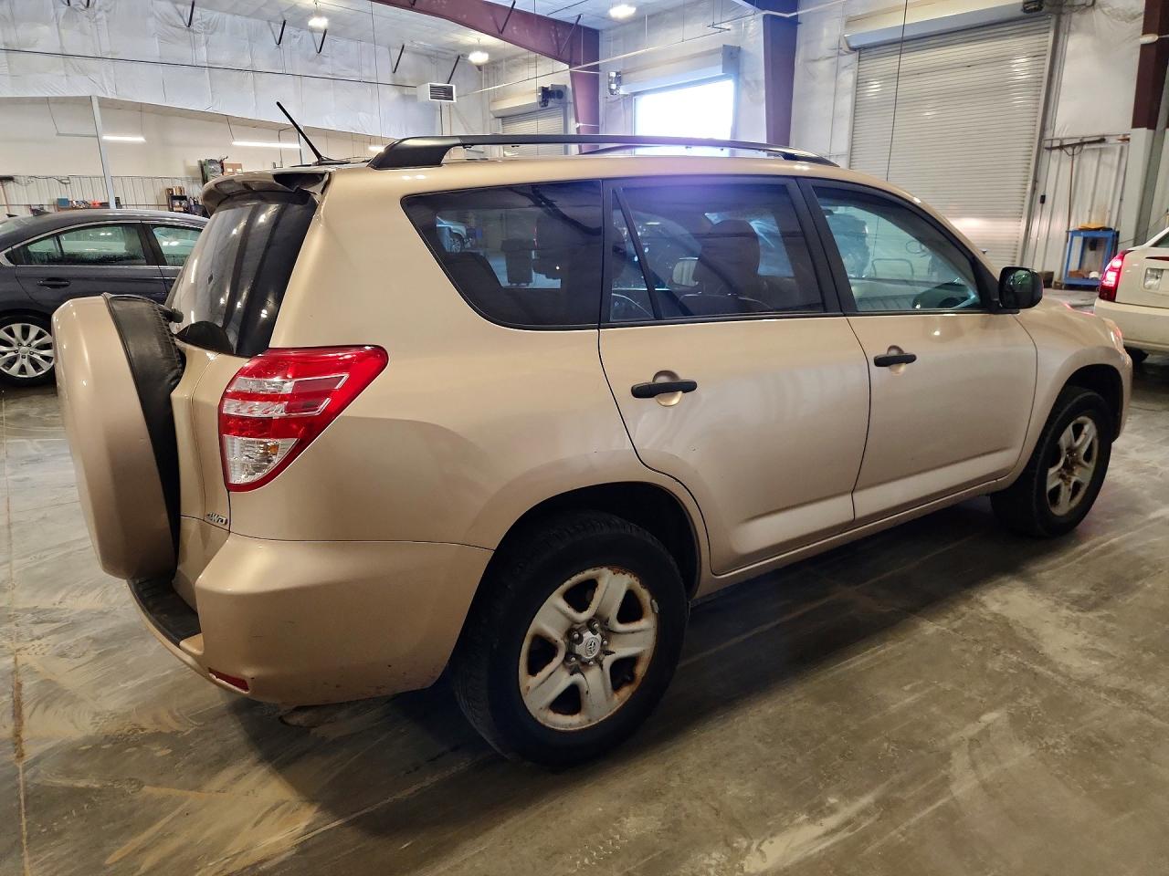 2012 Toyota Rav4 Base Gold vin: 2T3BK4DV7CW090571