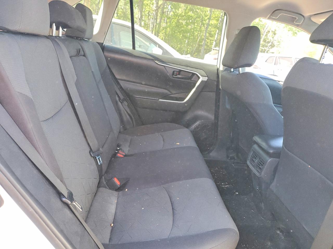 2019 Toyota Rav4 Le White vin: 2T3BWRFV7KW003782