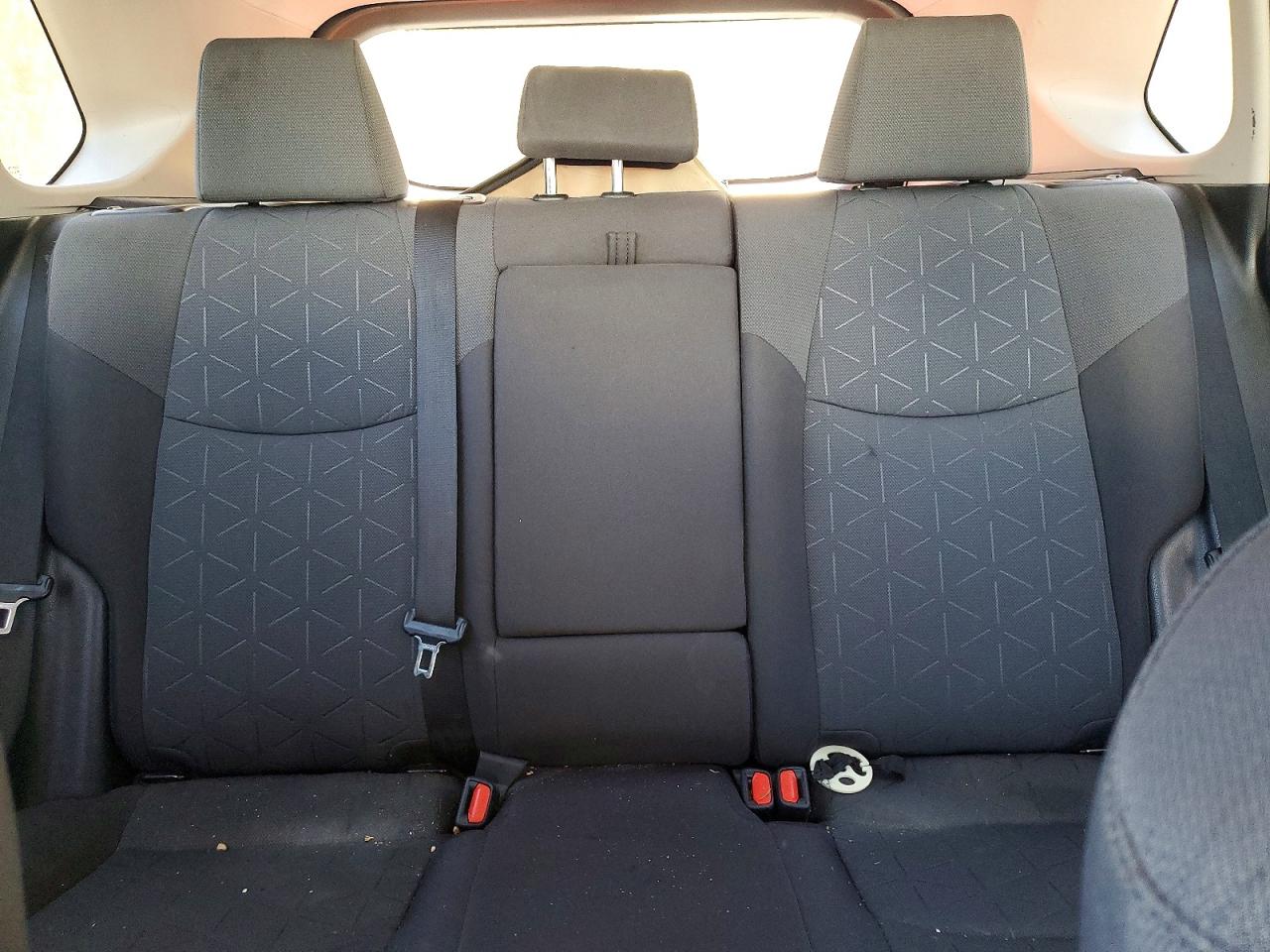 2019 Toyota Rav4 Le White vin: 2T3BWRFV7KW003782