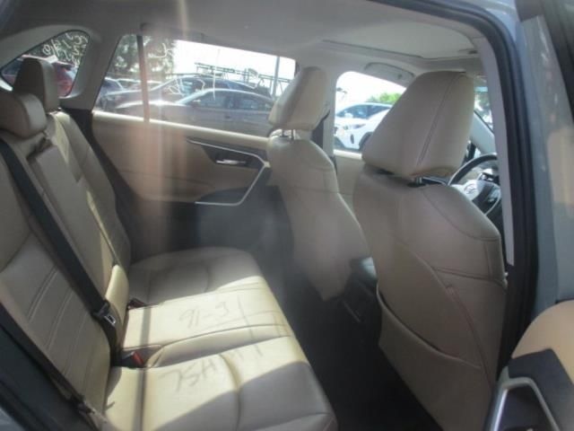 2021 Toyota Rav4 Xle Premium Unknown vin: 2T3C1RFV0MW162035