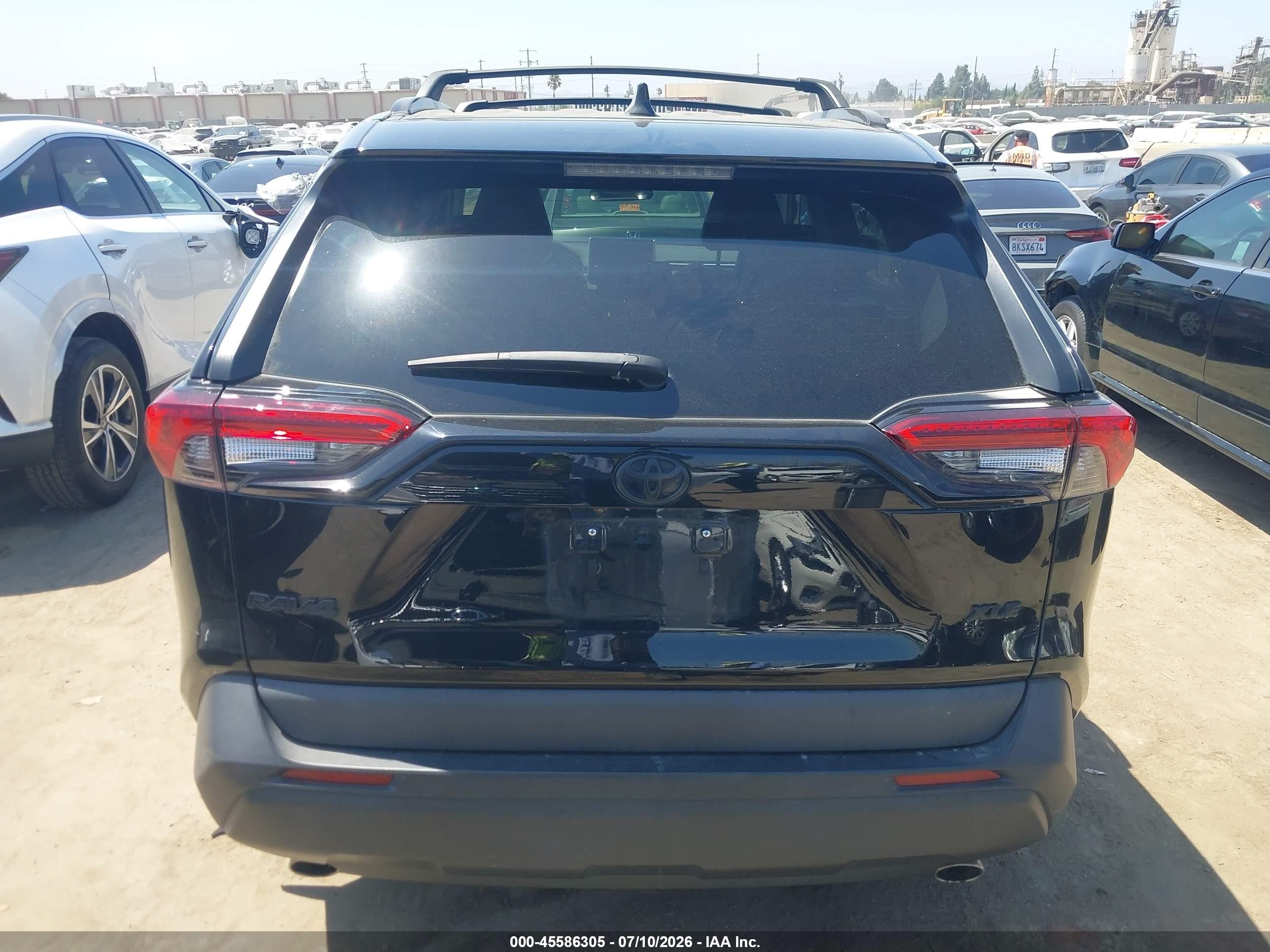 2024 Toyota Rav4 Xle Premium Black vin: 2T3C1RFV2RC258502