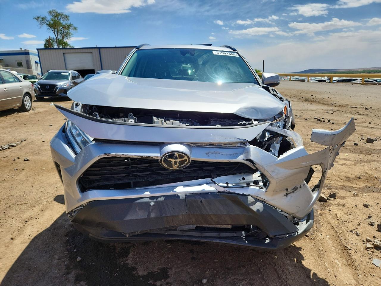 2021 Toyota Rav4 Xle Premium Silver vin: 2T3C1RFV3MC118631