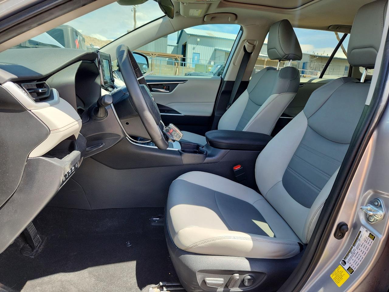 2021 Toyota Rav4 Xle Premium Silver vin: 2T3C1RFV3MC118631