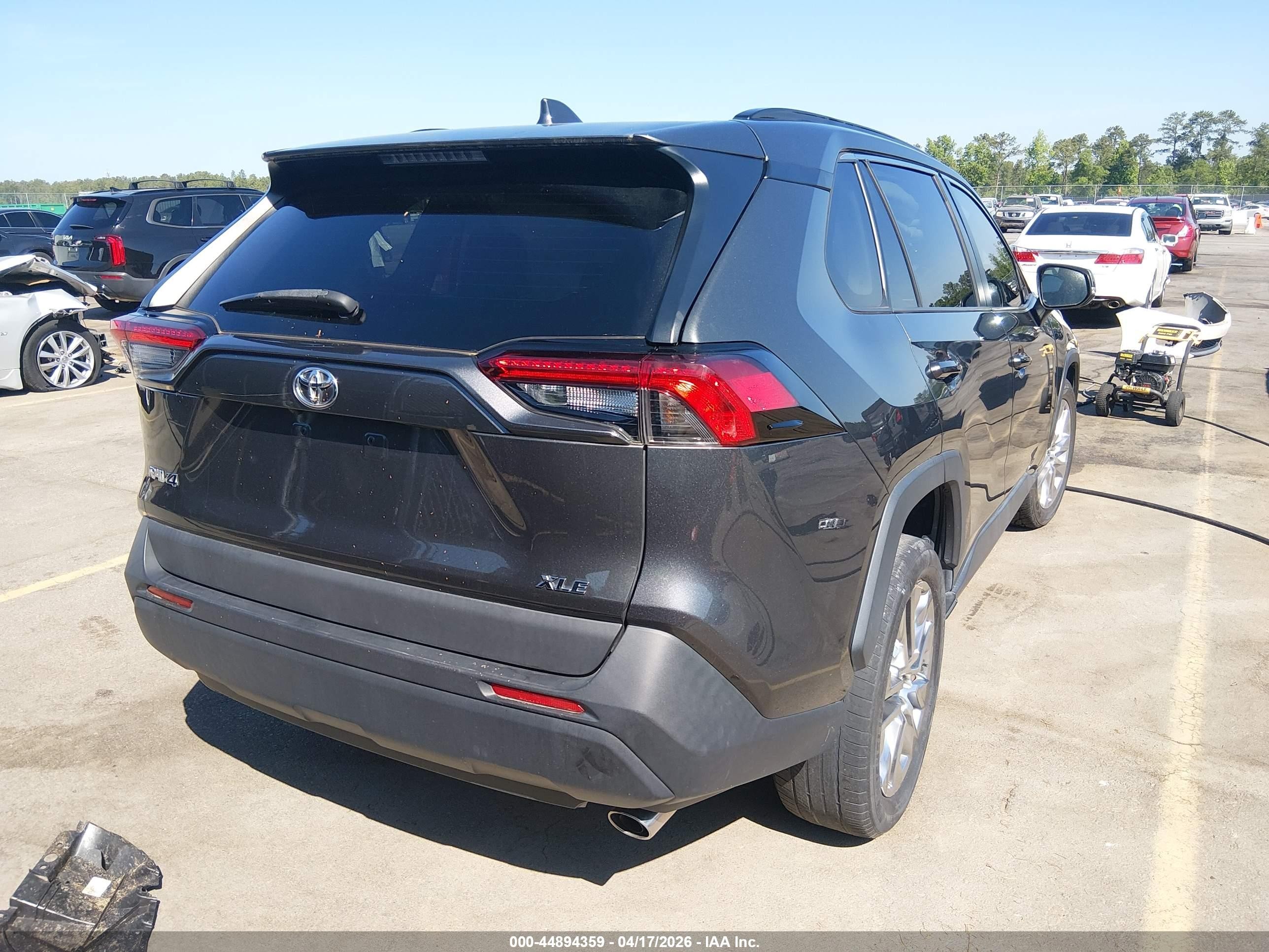 2021 Toyota Rav4 Xle Premium Gray vin: 2T3C1RFV4MC130366