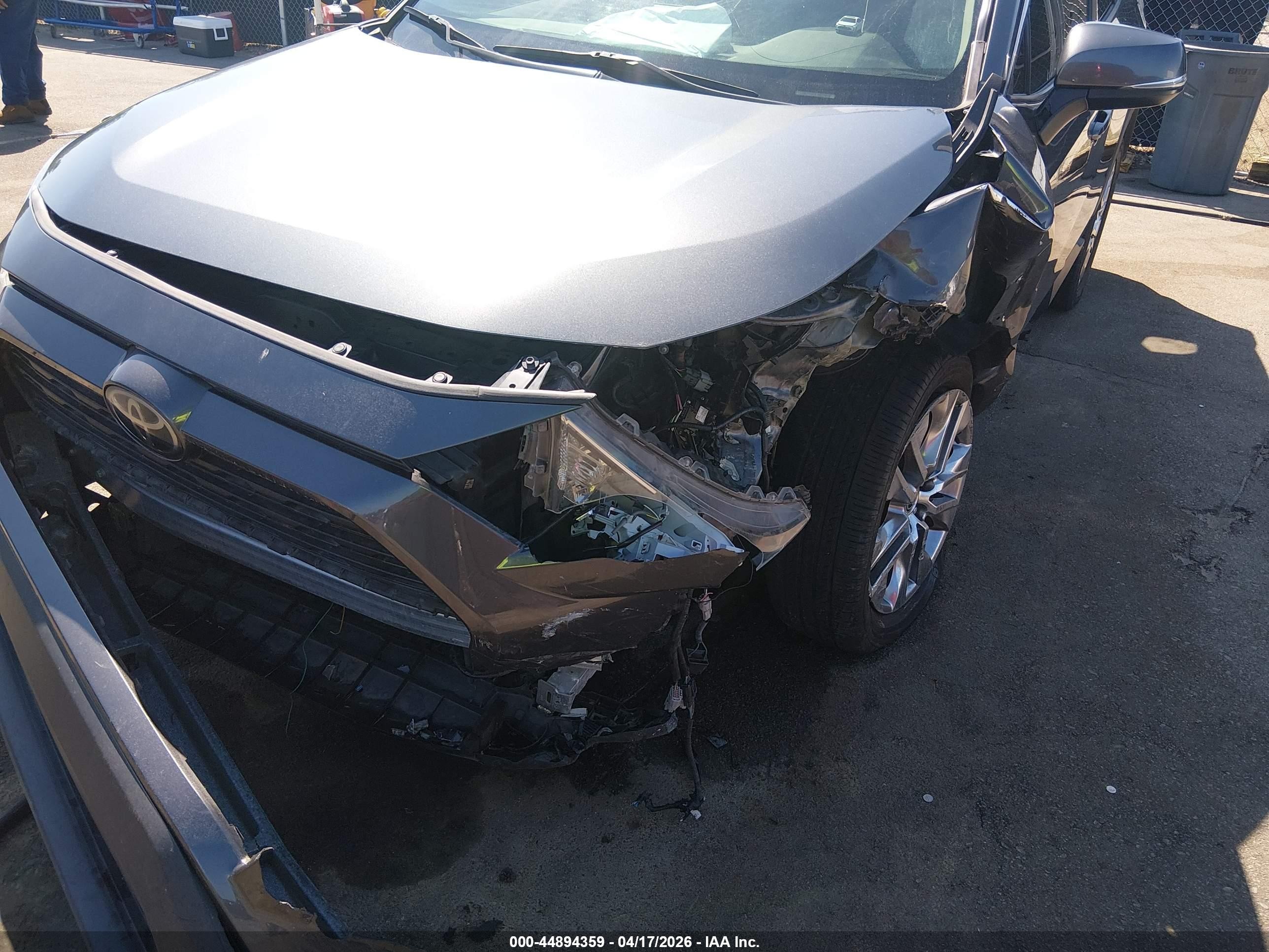 2021 Toyota Rav4 Xle Premium Gray vin: 2T3C1RFV4MC130366