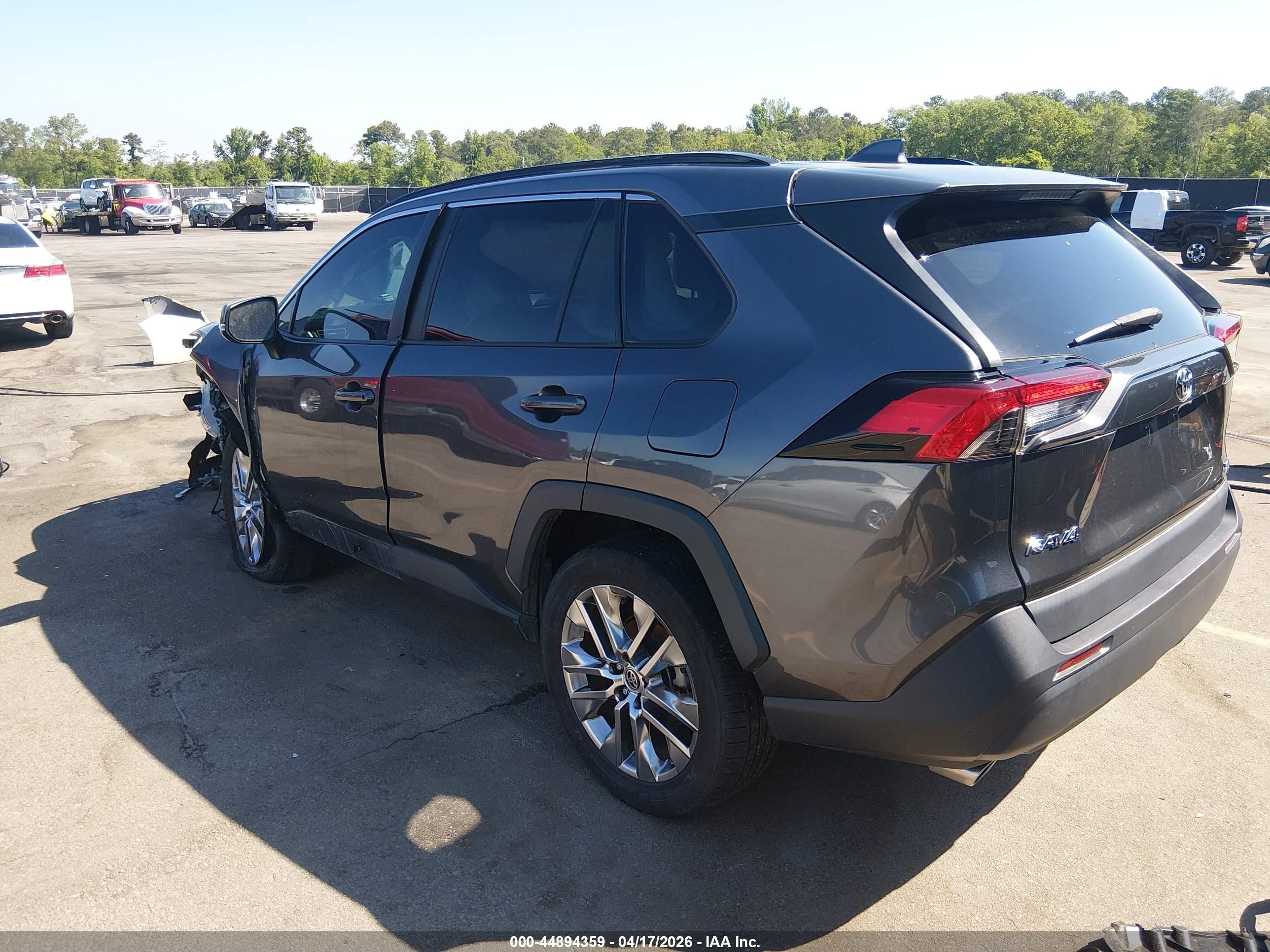 2021 Toyota Rav4 Xle Premium Gray vin: 2T3C1RFV4MC130366