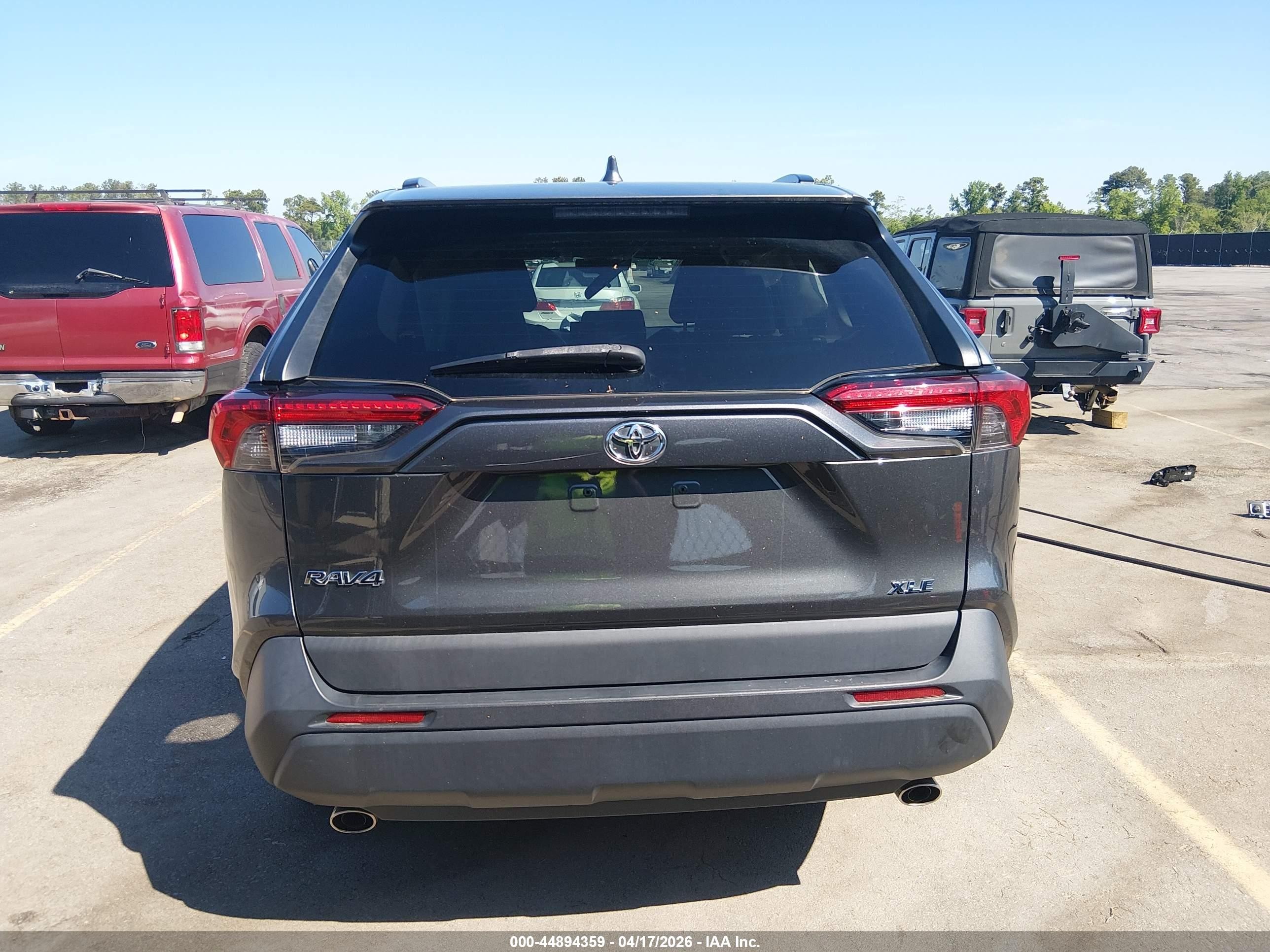2021 Toyota Rav4 Xle Premium Gray vin: 2T3C1RFV4MC130366