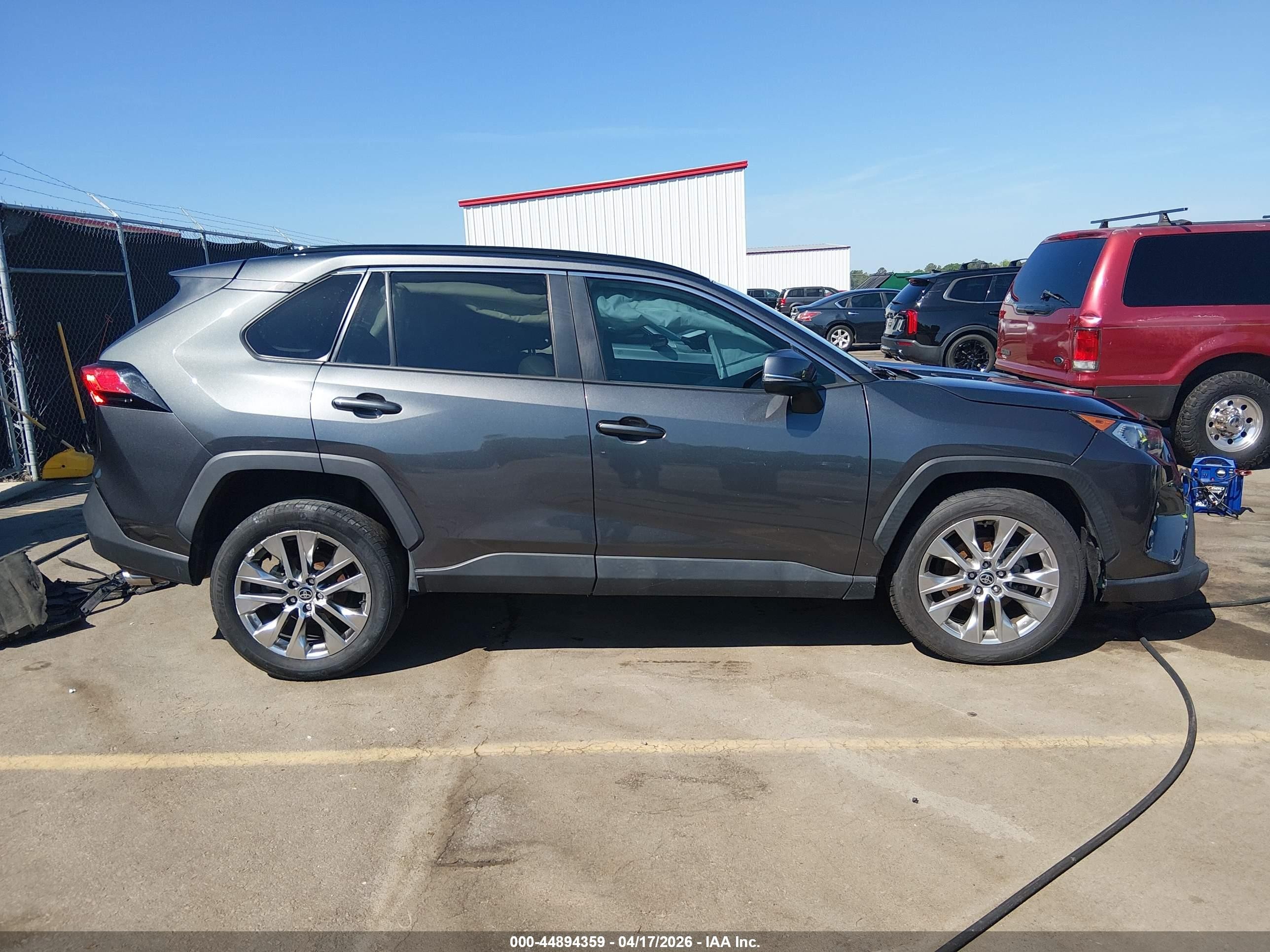 2021 Toyota Rav4 Xle Premium Gray vin: 2T3C1RFV4MC130366