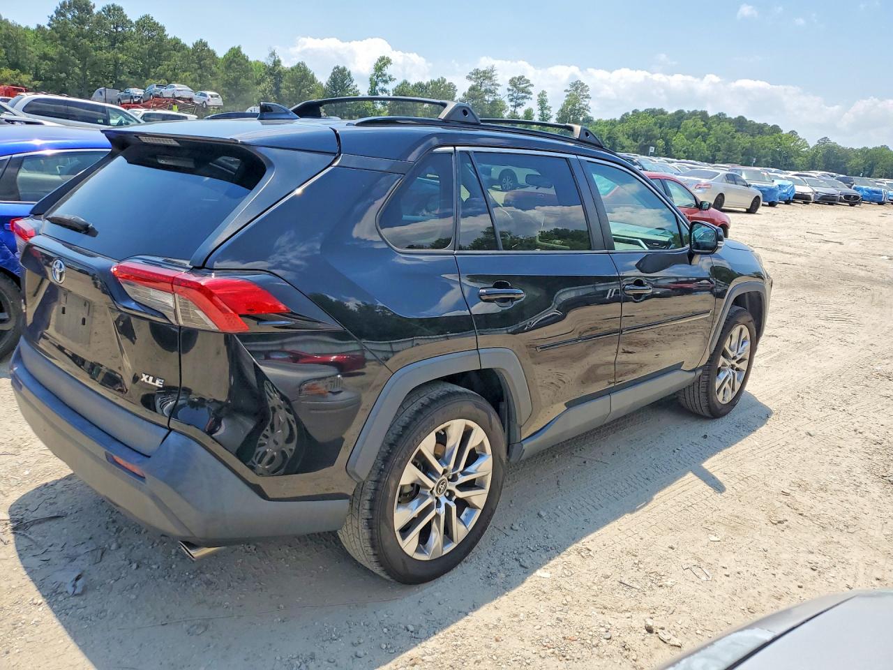 2019 Toyota Rav4 Xle Premium Black vin: 2T3C1RFV5KC007057