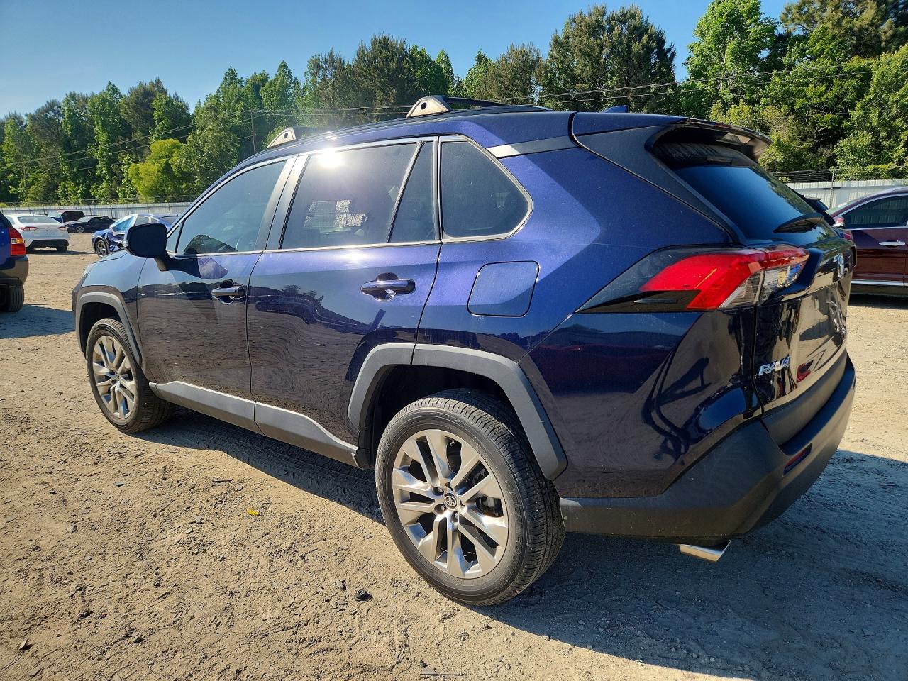2021 Toyota Rav4 Xle Premium Blue vin: 2T3C1RFV7MW142087