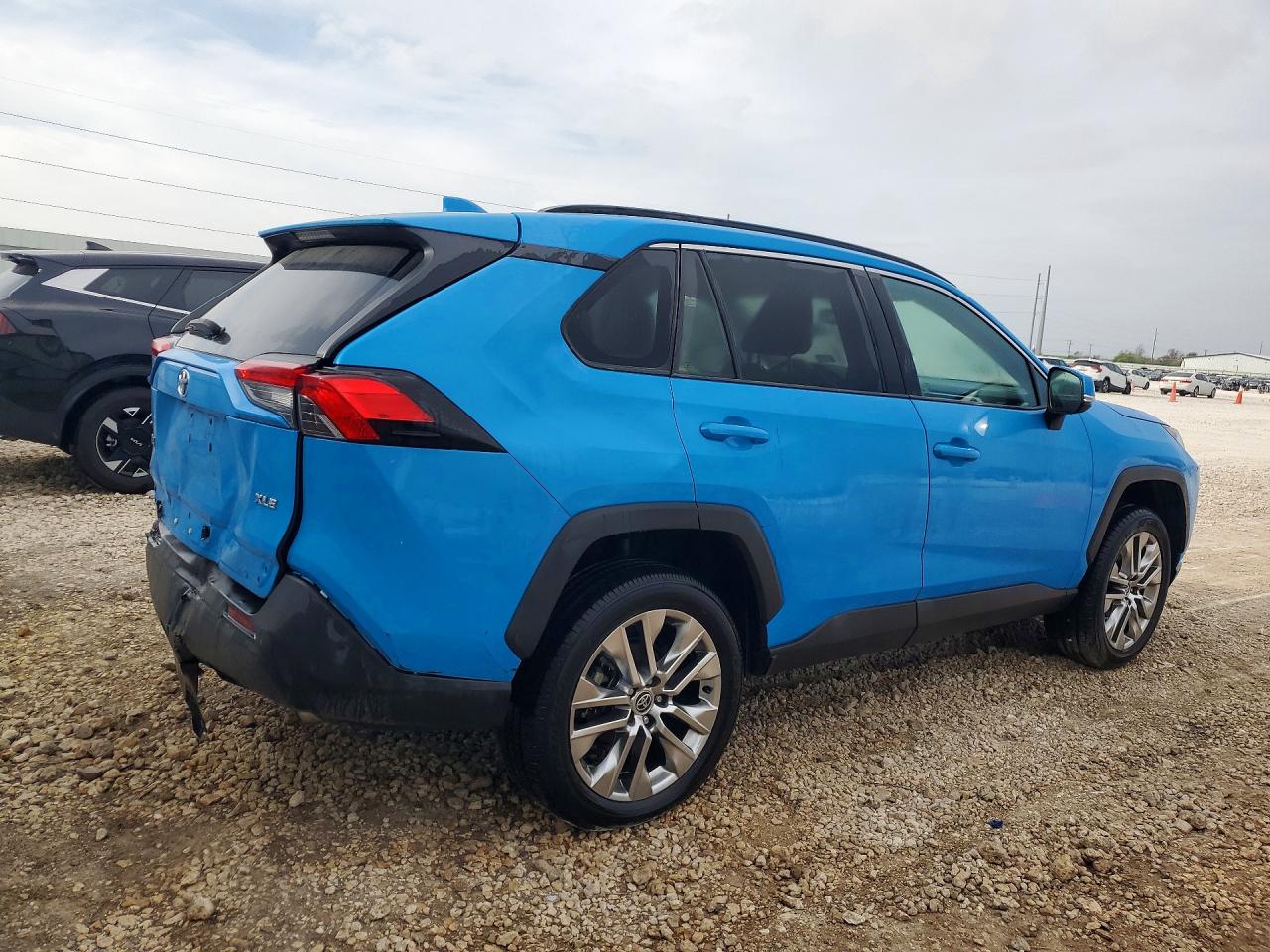 2021 Toyota Rav4 Xle Premium Синий vin: 2T3C1RFV8MW176121