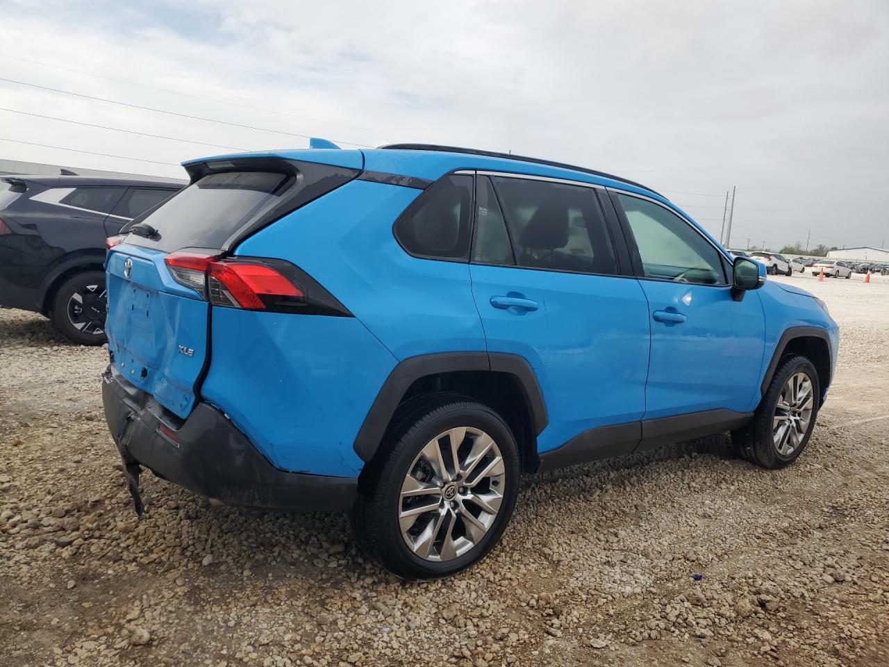 2021 Toyota Rav4 Xle Premium Синий vin: 2T3C1RFV8MW176121 Damage: Right Qtr Panel, Dent(S) W/No Paint Dmg, > 12 Inches