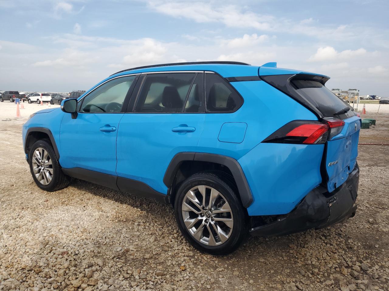 2021 Toyota Rav4 Xle Premium Синий vin: 2T3C1RFV8MW176121 Damage: Rear Bumper Left Molding, Broken, Replacement Required