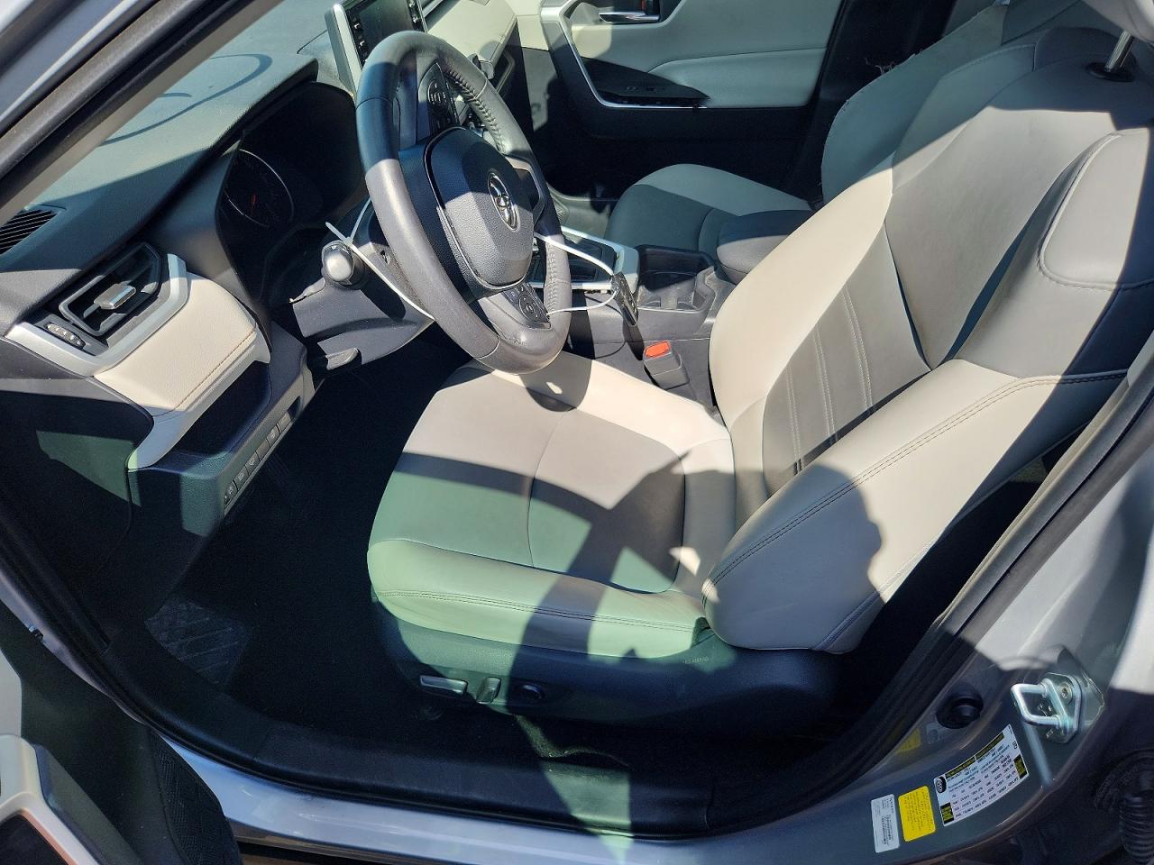 2019 Toyota Rav4 Xle Premium Серебряный vin: 2T3C1RFV9KW051724