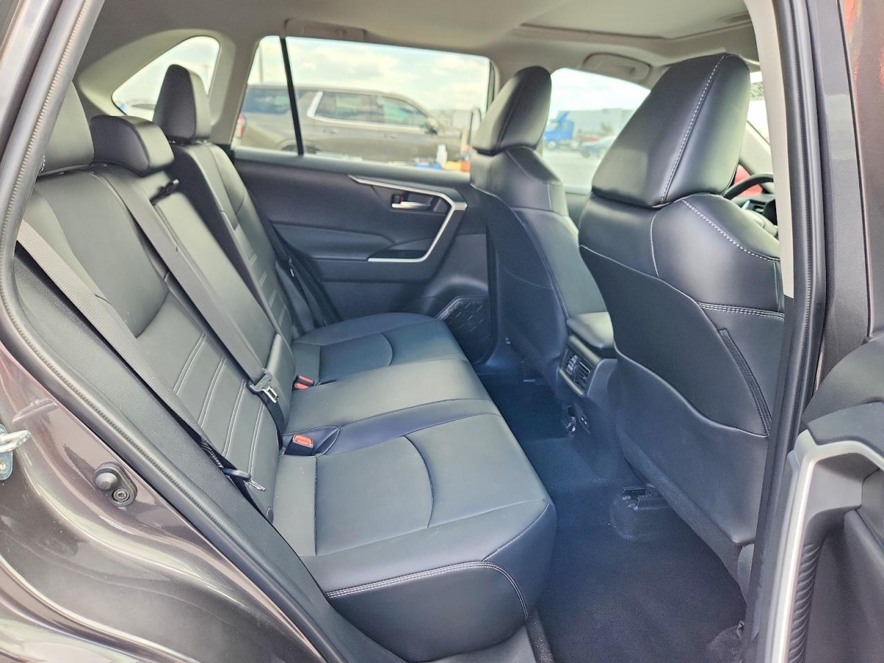 2022 Toyota Rav4 Xle Premium Charcoal vin: 2T3C1RFV9NC196624