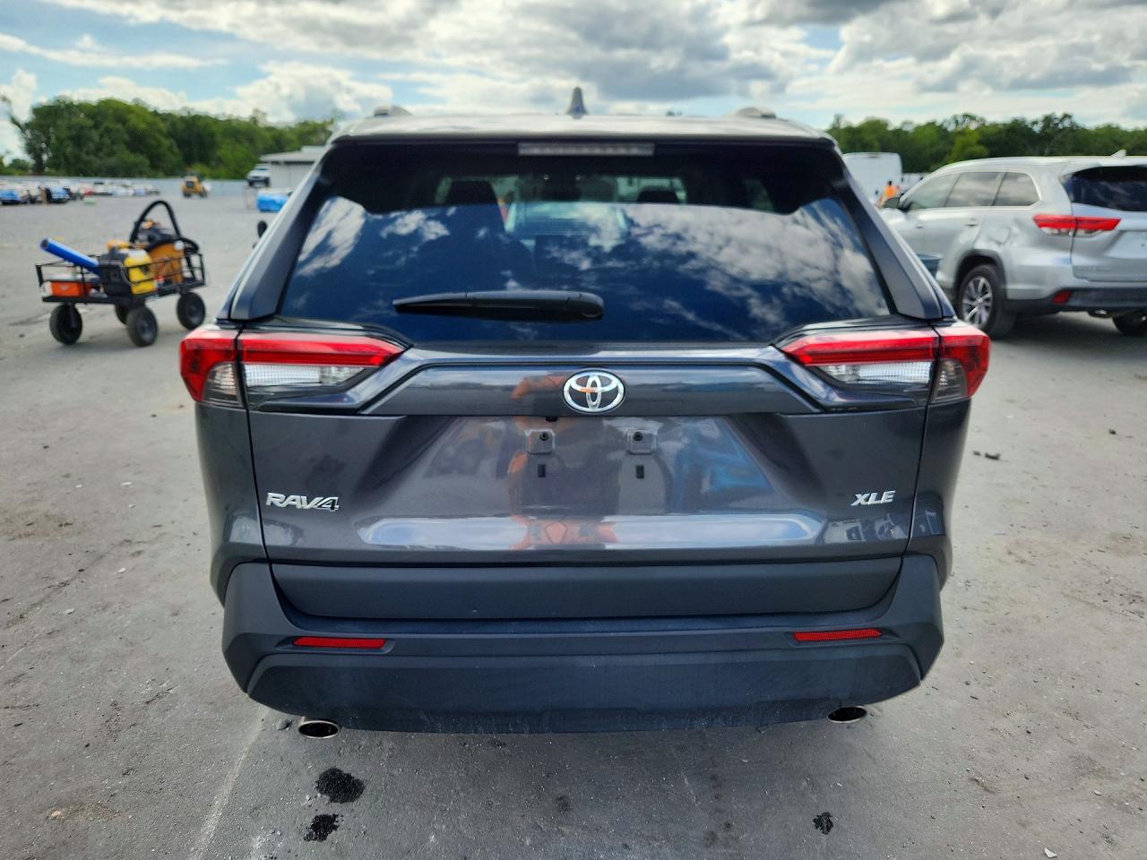 2022 Toyota Rav4 Xle Premium Charcoal vin: 2T3C1RFV9NC196624