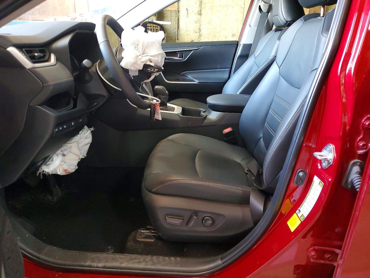 2024 Toyota Rav4 Xle Premium Red vin: 2T3C1RFV9RW316295