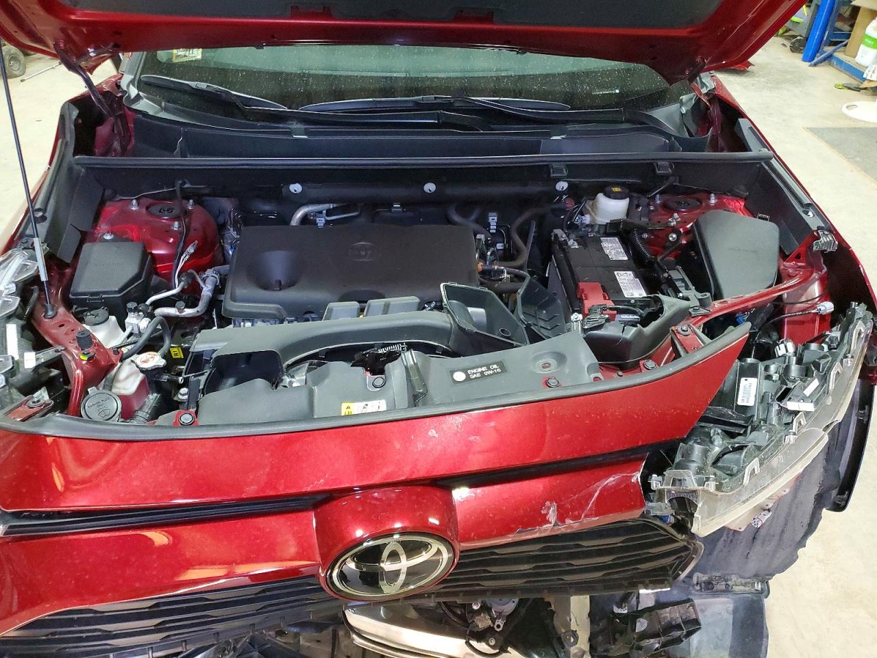 2024 Toyota Rav4 Xle Premium Red vin: 2T3C1RFV9RW316295