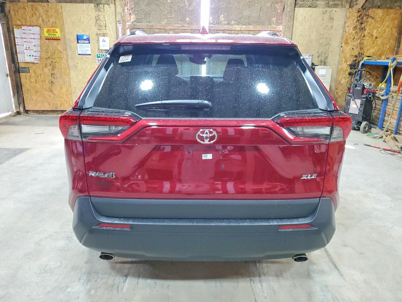 2024 Toyota Rav4 Xle Premium Red vin: 2T3C1RFV9RW316295