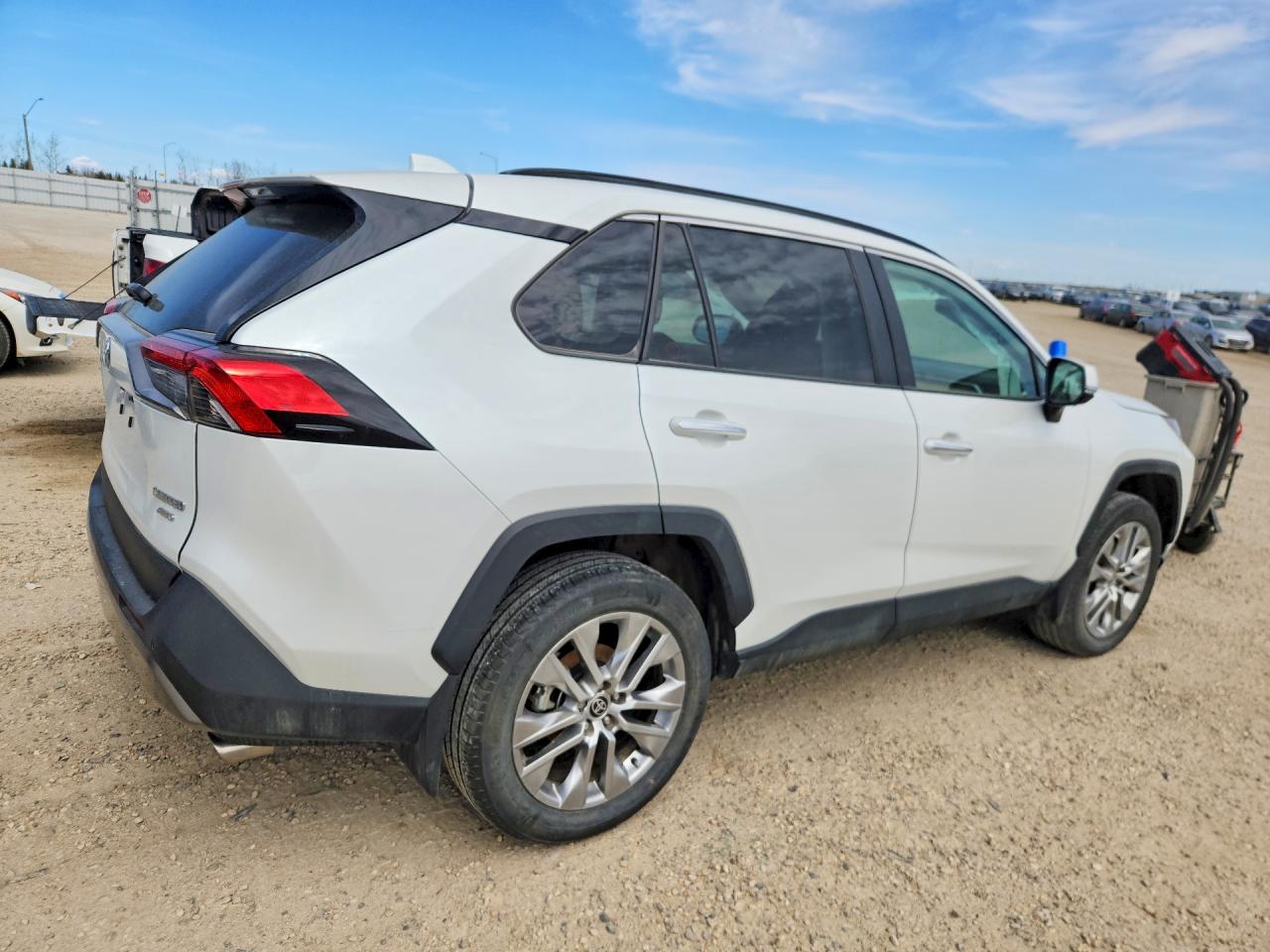 2025 Toyota Rav4 Limited Белый vin: 2T3D1RFV5SW515127