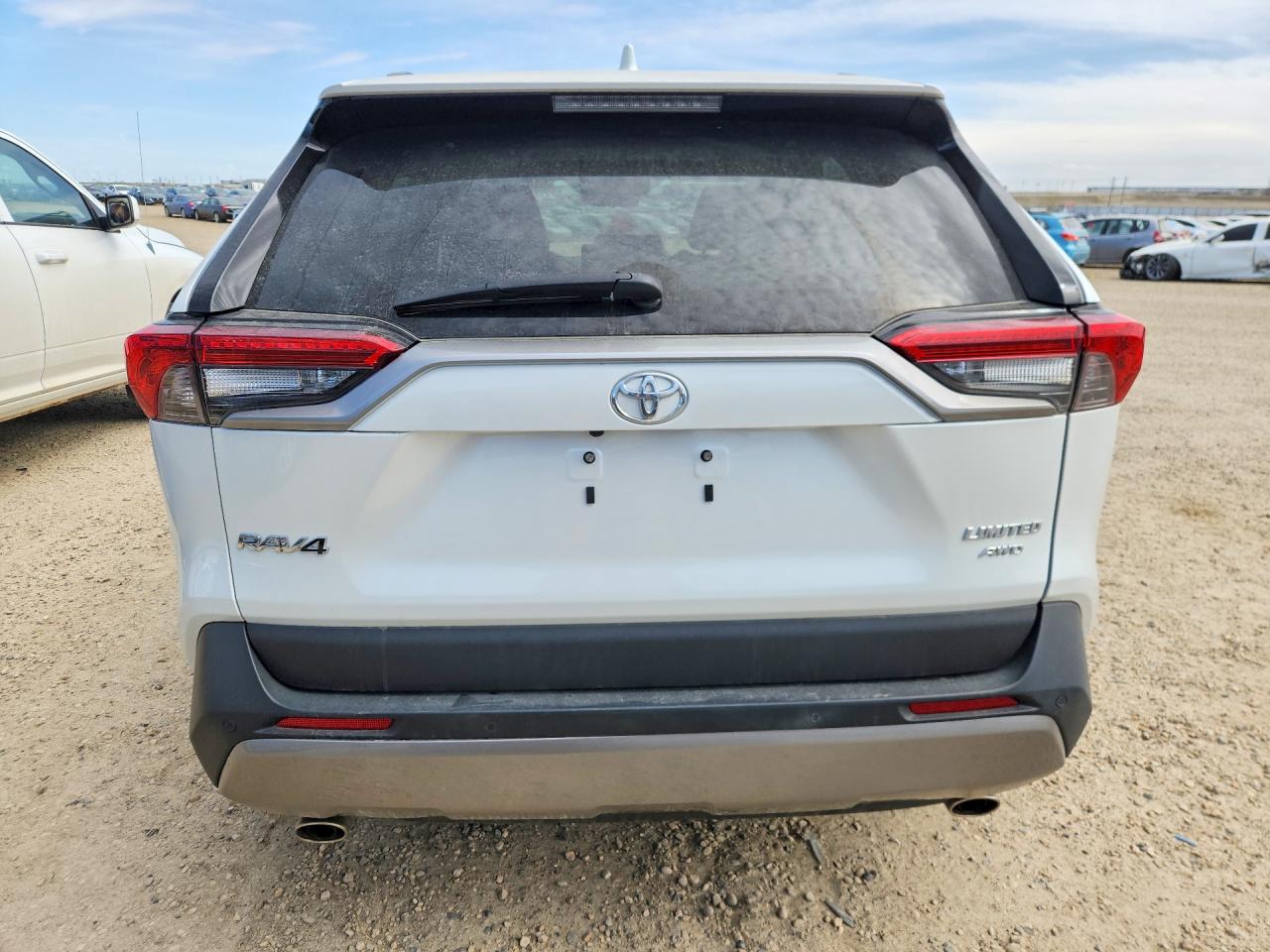 2025 Toyota Rav4 Limited Белый vin: 2T3D1RFV5SW515127
