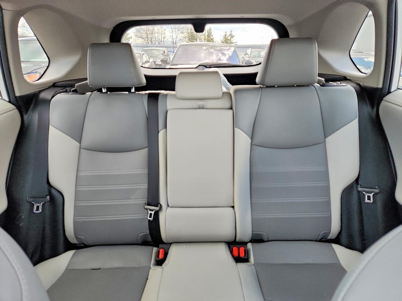 2019 Toyota Rav4 Limited White vin: 2T3D1RFV6KW008804