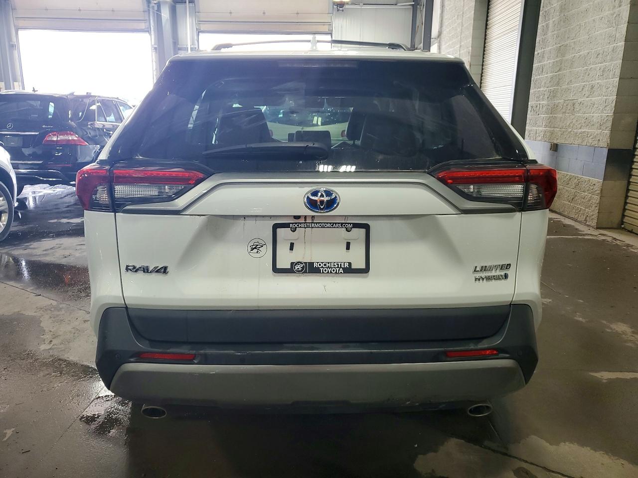 2024 Toyota Rav4 Limited White vin: 2T3D6RFV5RW065782