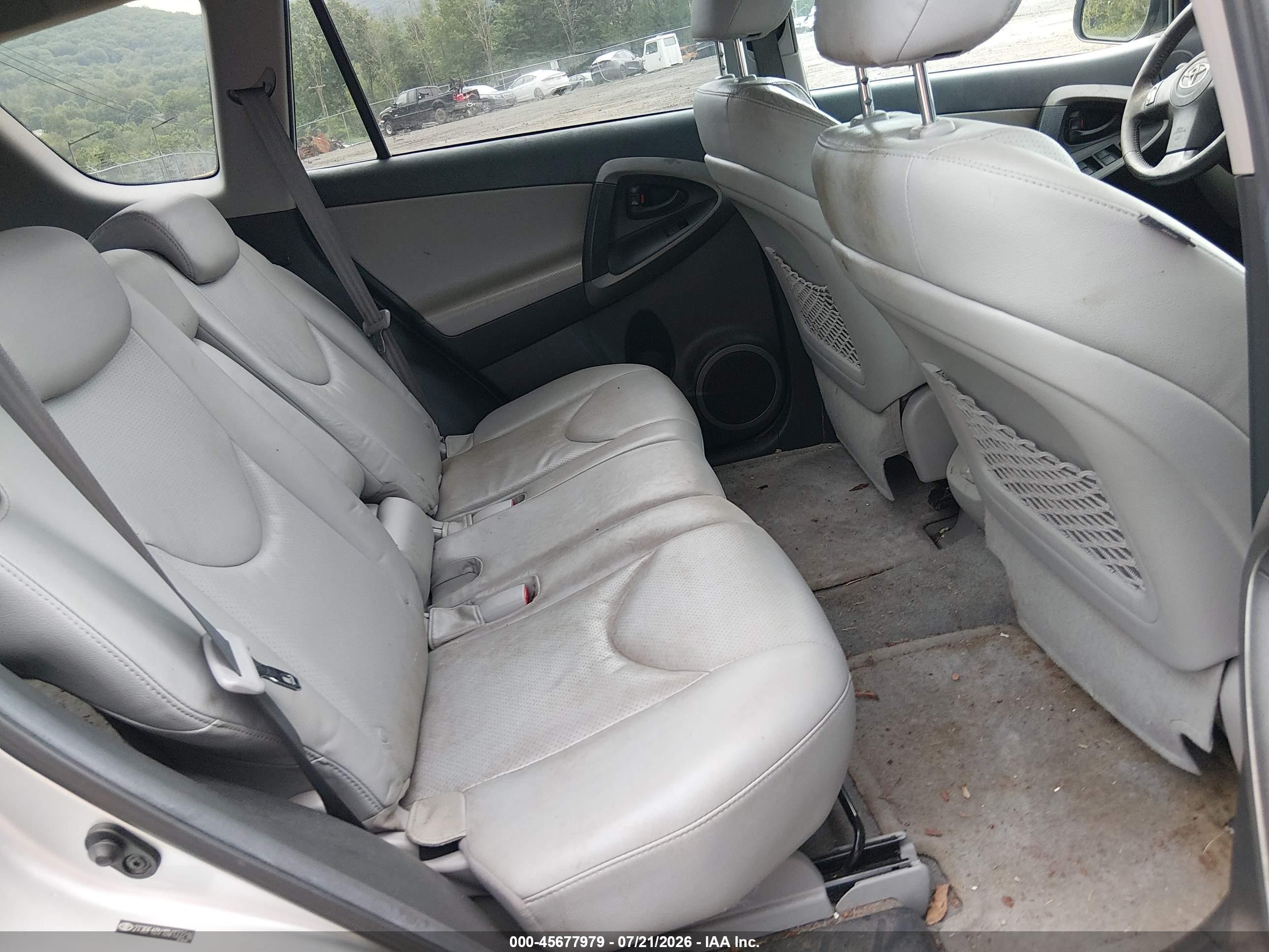 2011 Toyota Rav4 Limited Silver vin: 2T3DF4DV1BW133216
