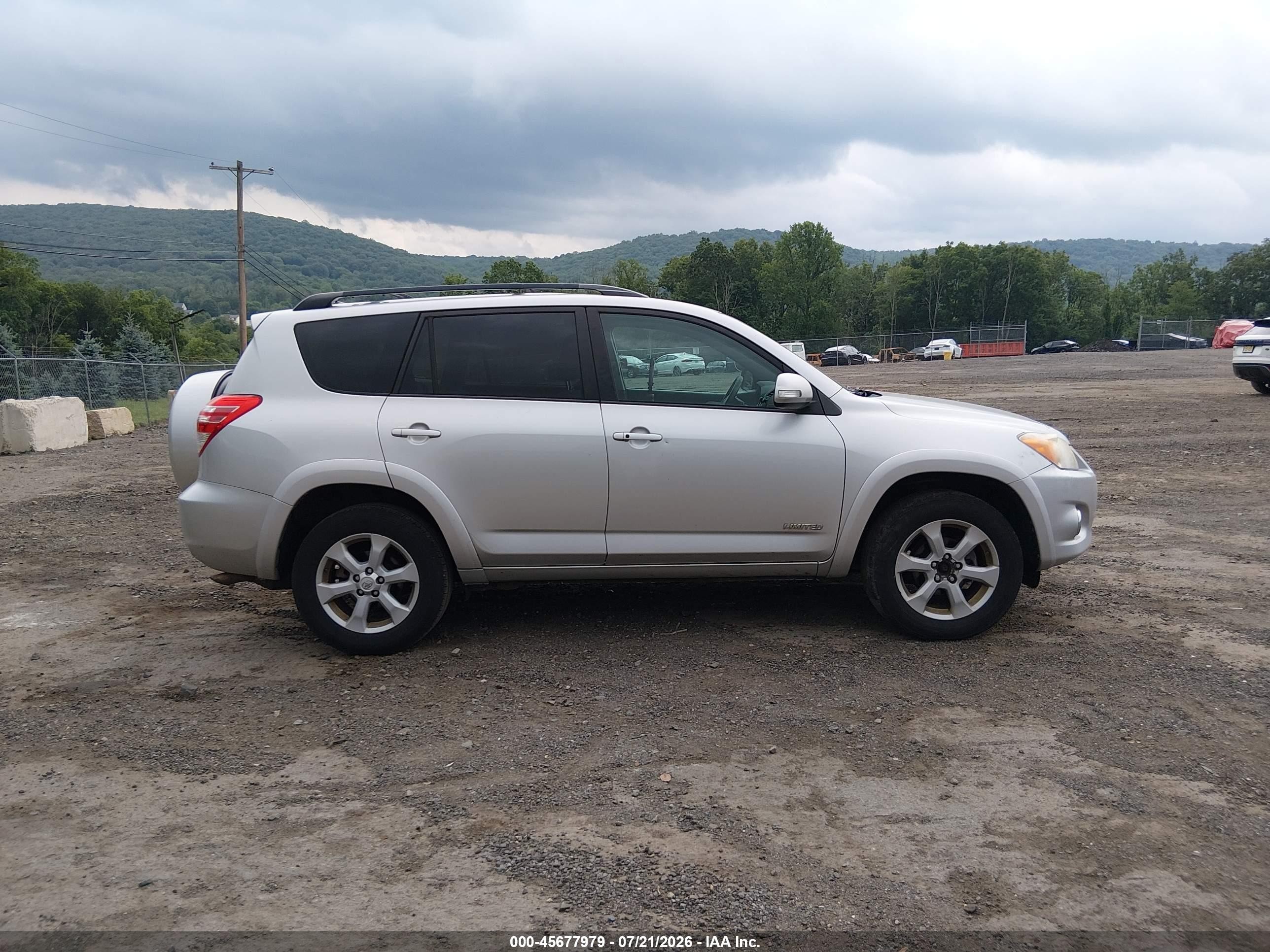 2011 Toyota Rav4 Limited Silver vin: 2T3DF4DV1BW133216