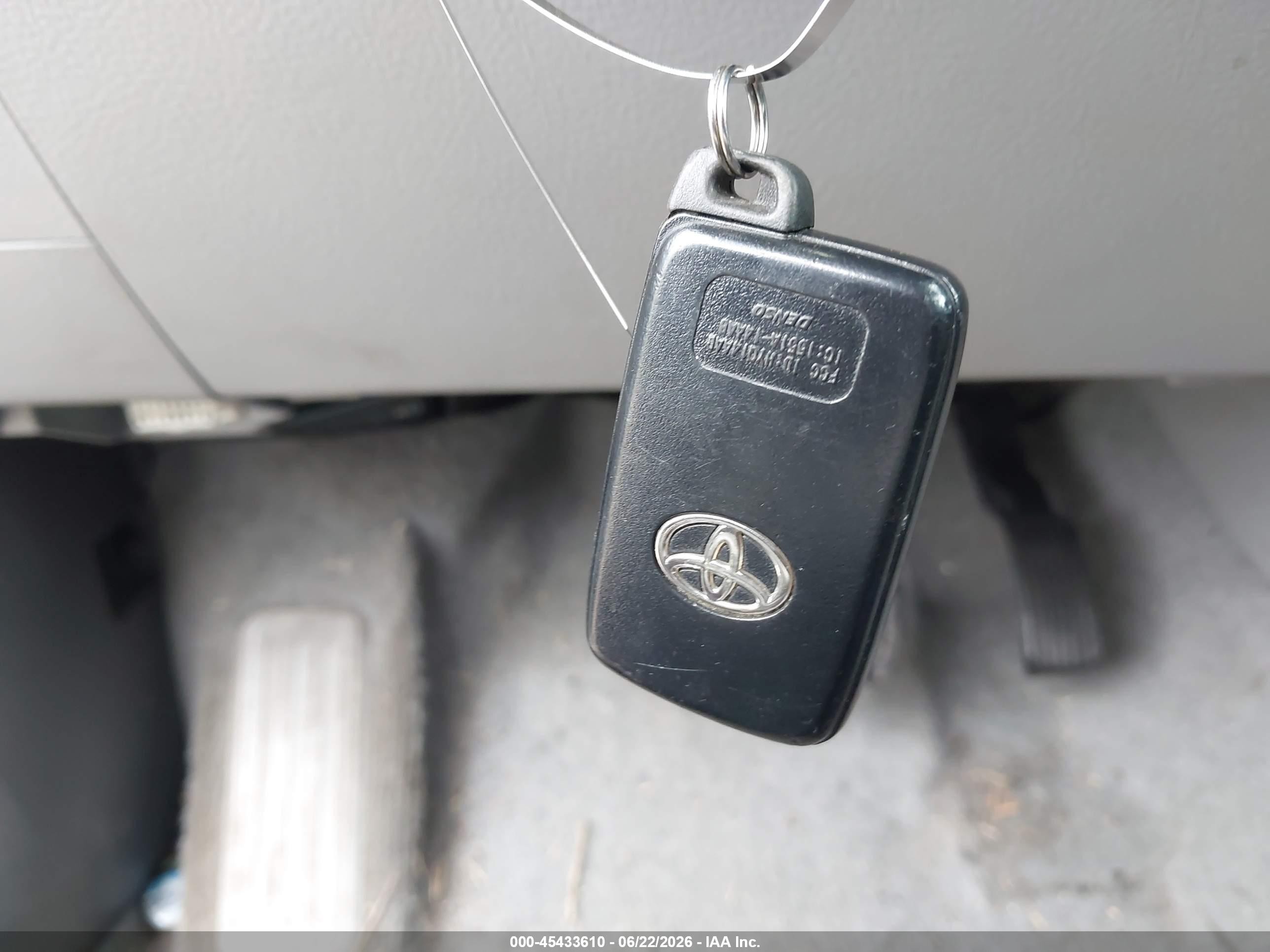 2010 Toyota Rav4 Limited White vin: 2T3DF4DV2AW052868
