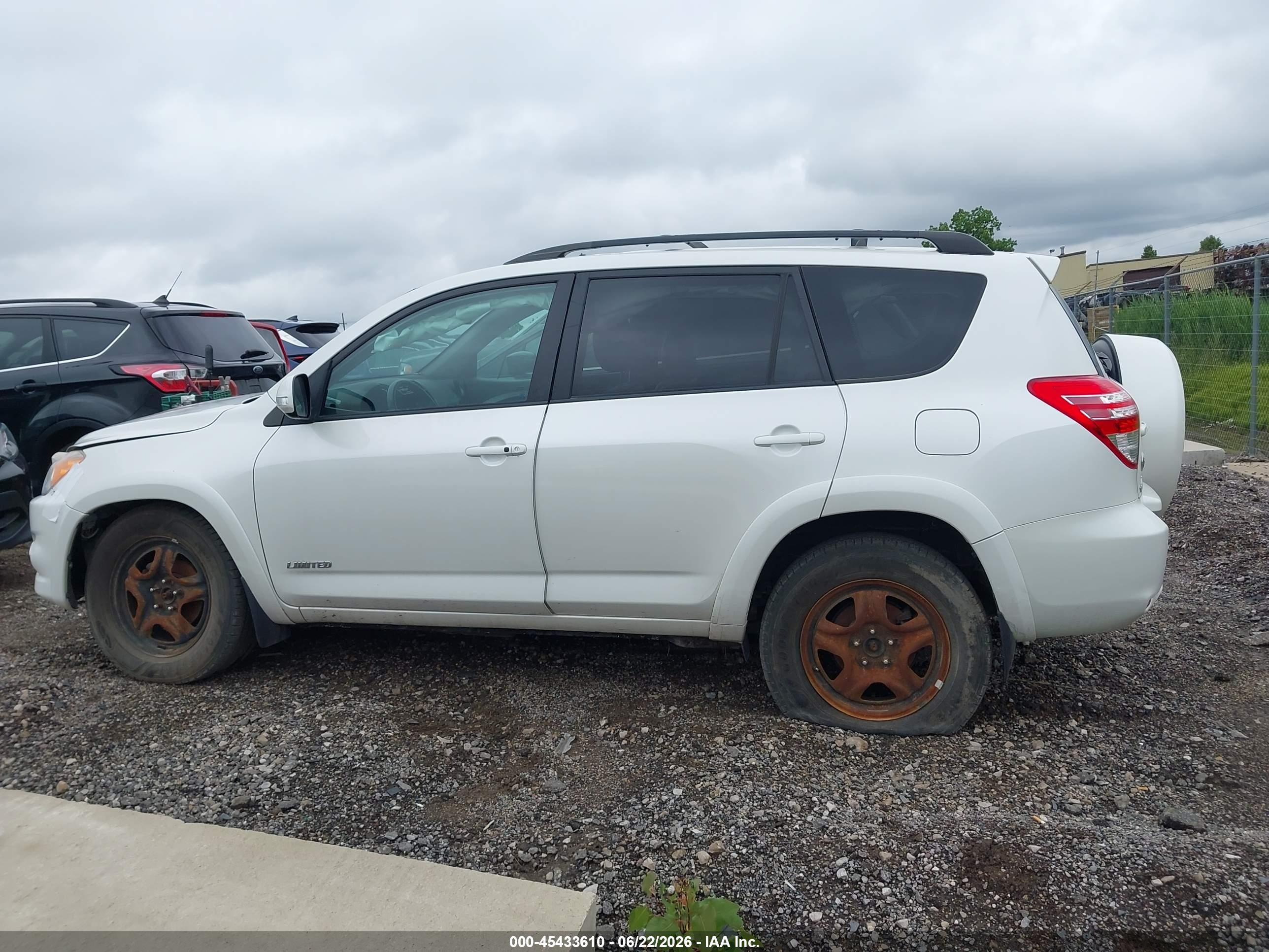 2010 Toyota Rav4 Limited White vin: 2T3DF4DV2AW052868