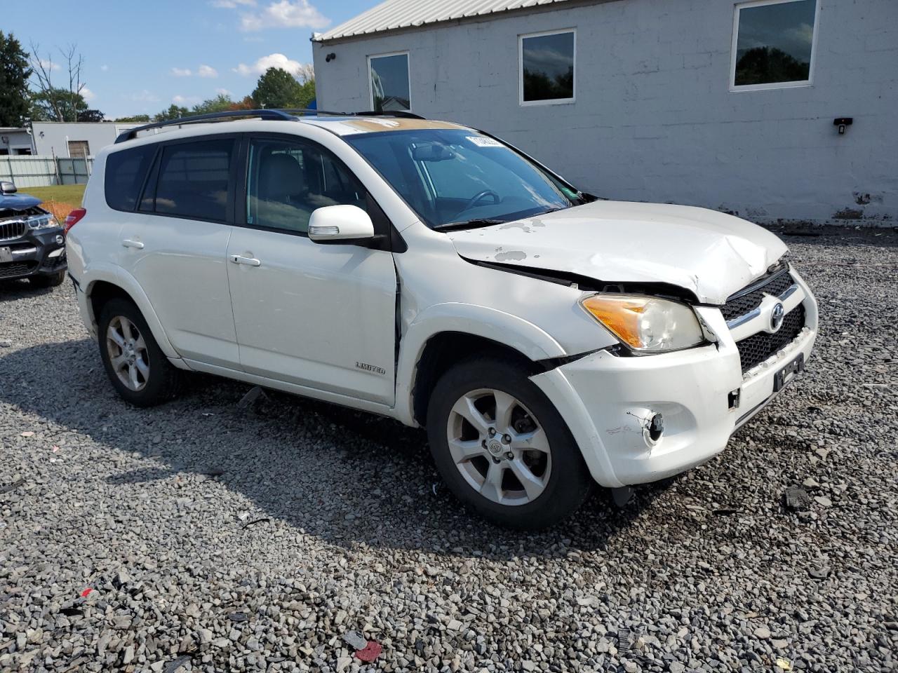 2011 Toyota Rav4 Limited White vin: 2T3DF4DV3BW107538