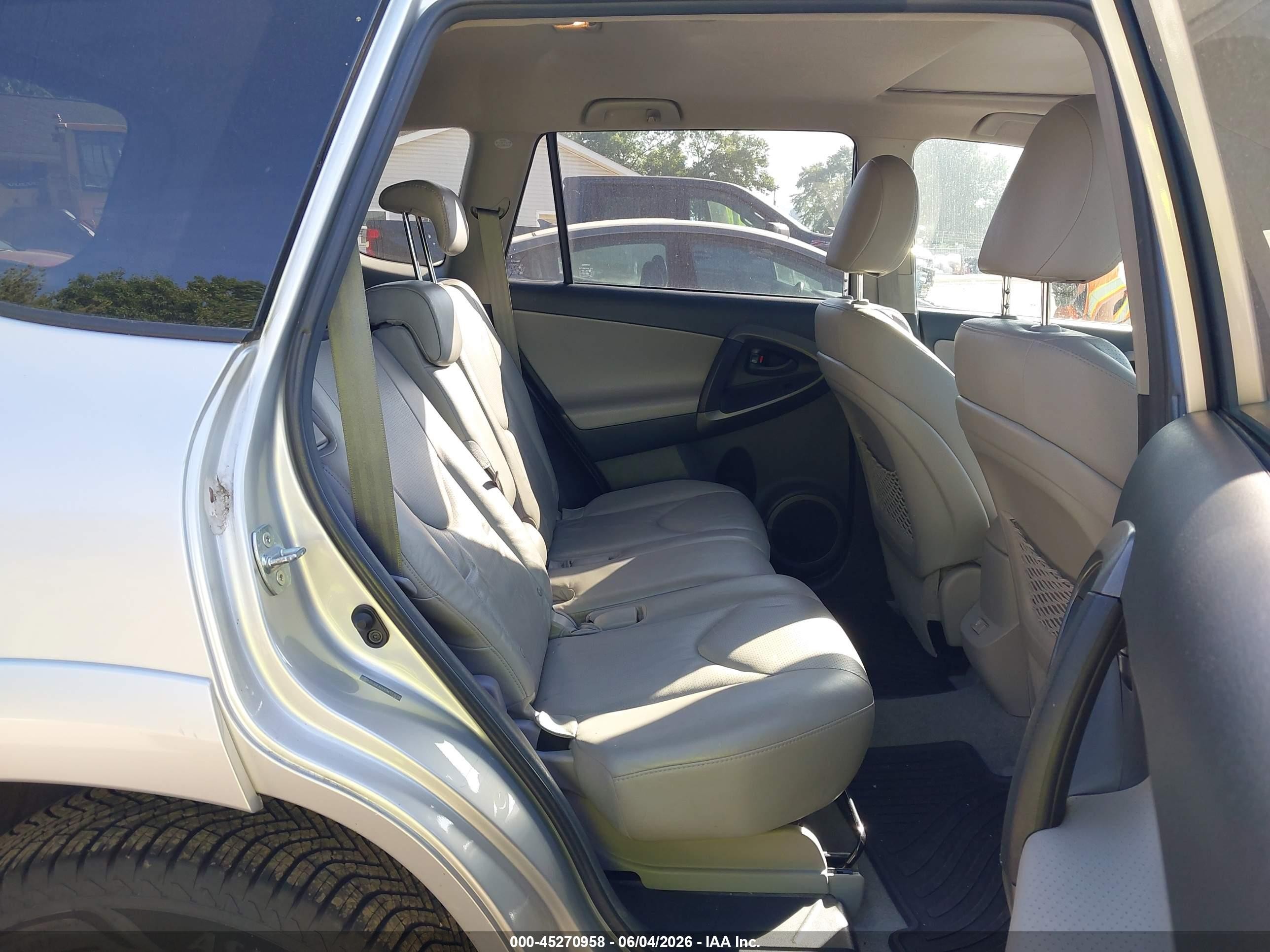 2011 Toyota Rav4 Limited Silver vin: 2T3DF4DV4BW121819