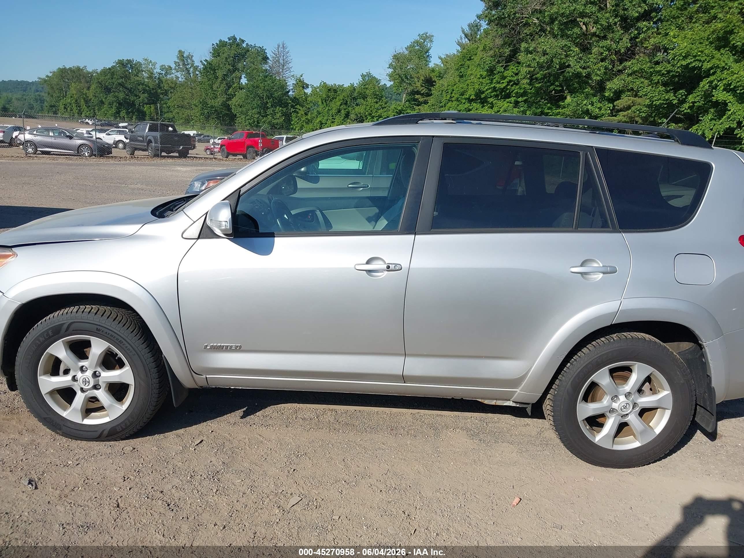 2011 Toyota Rav4 Limited Silver vin: 2T3DF4DV4BW121819