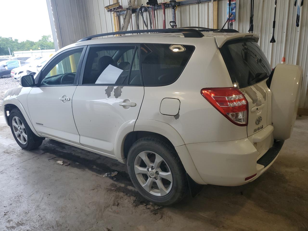 2011 Toyota Rav4 Limited Белый vin: 2T3DF4DV9BW136641 Damage: Left Qtr Panel, Dent(S) W/ Paint Dmg, 9 To 10 Inches