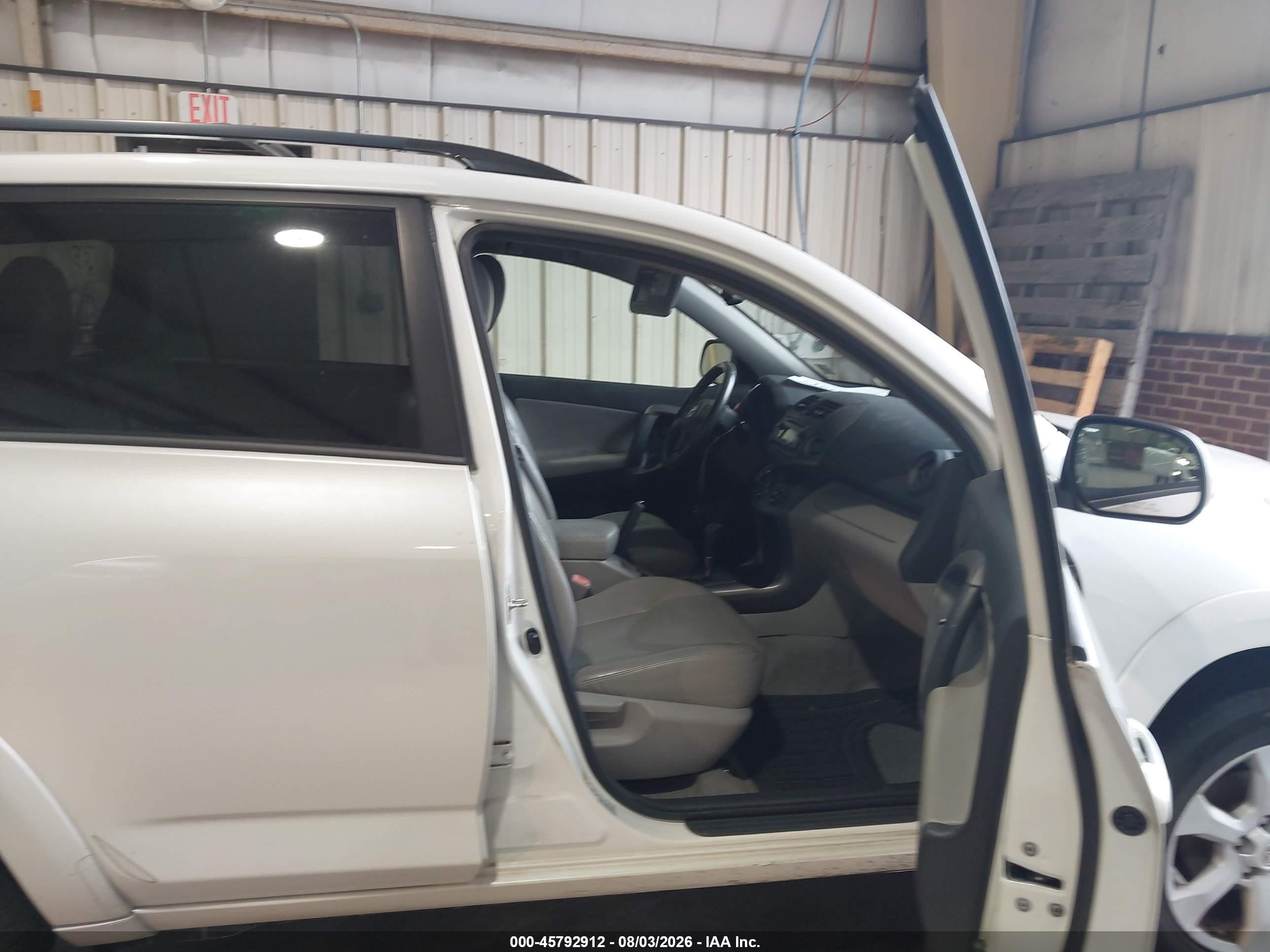 2012 Toyota Rav4 Limited White vin: 2T3DF4DV9CW219021