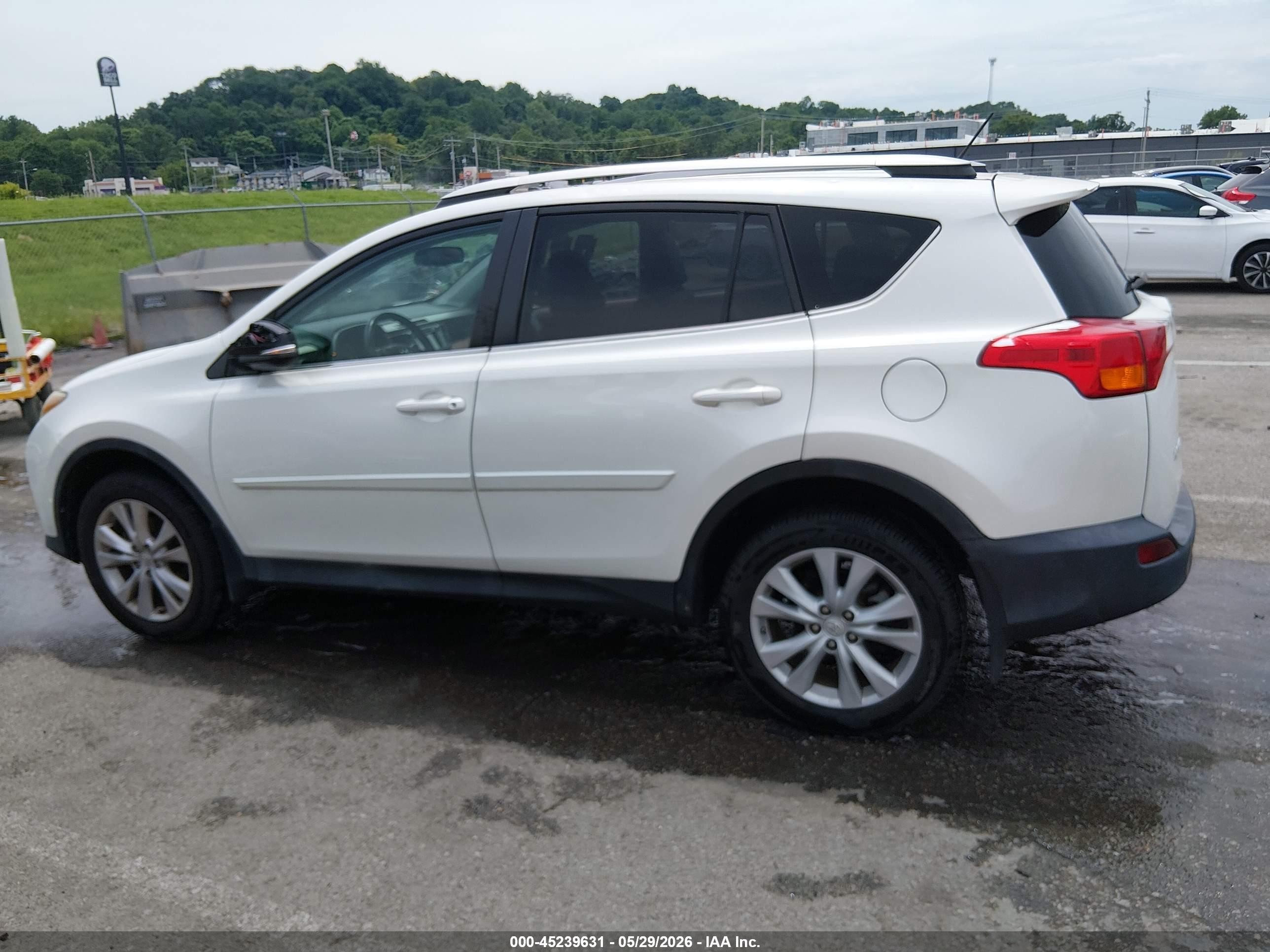 2013 Toyota Rav4 Limited White vin: 2T3DFREV0DW088865
