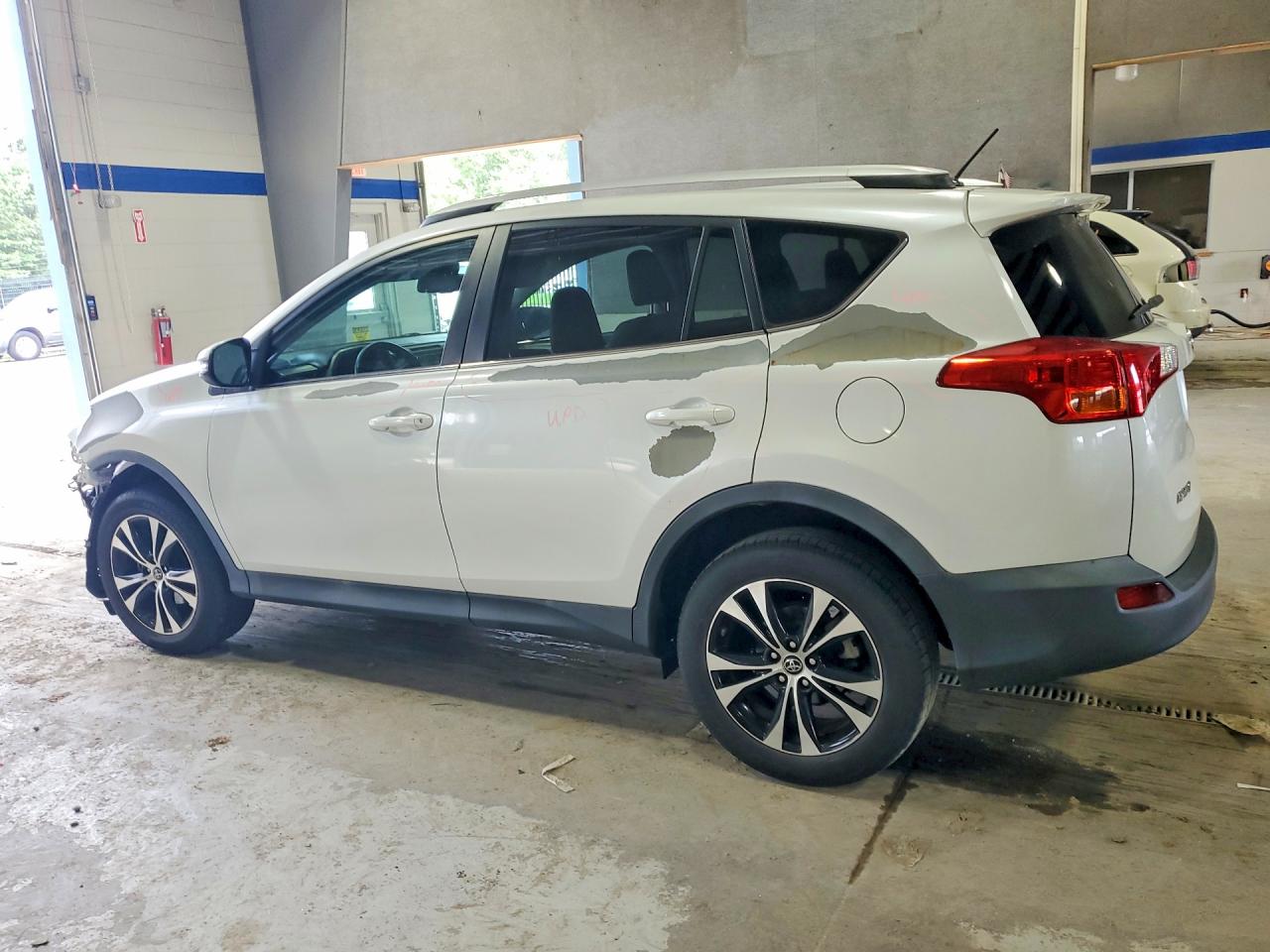 2015 Toyota Rav4 Limited White vin: 2T3DFREV0FW372855