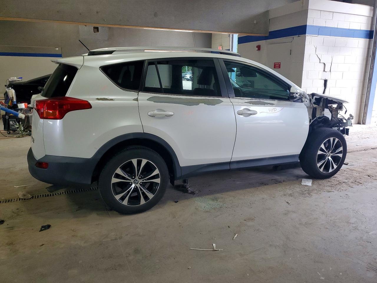 2015 Toyota Rav4 Limited White vin: 2T3DFREV0FW372855