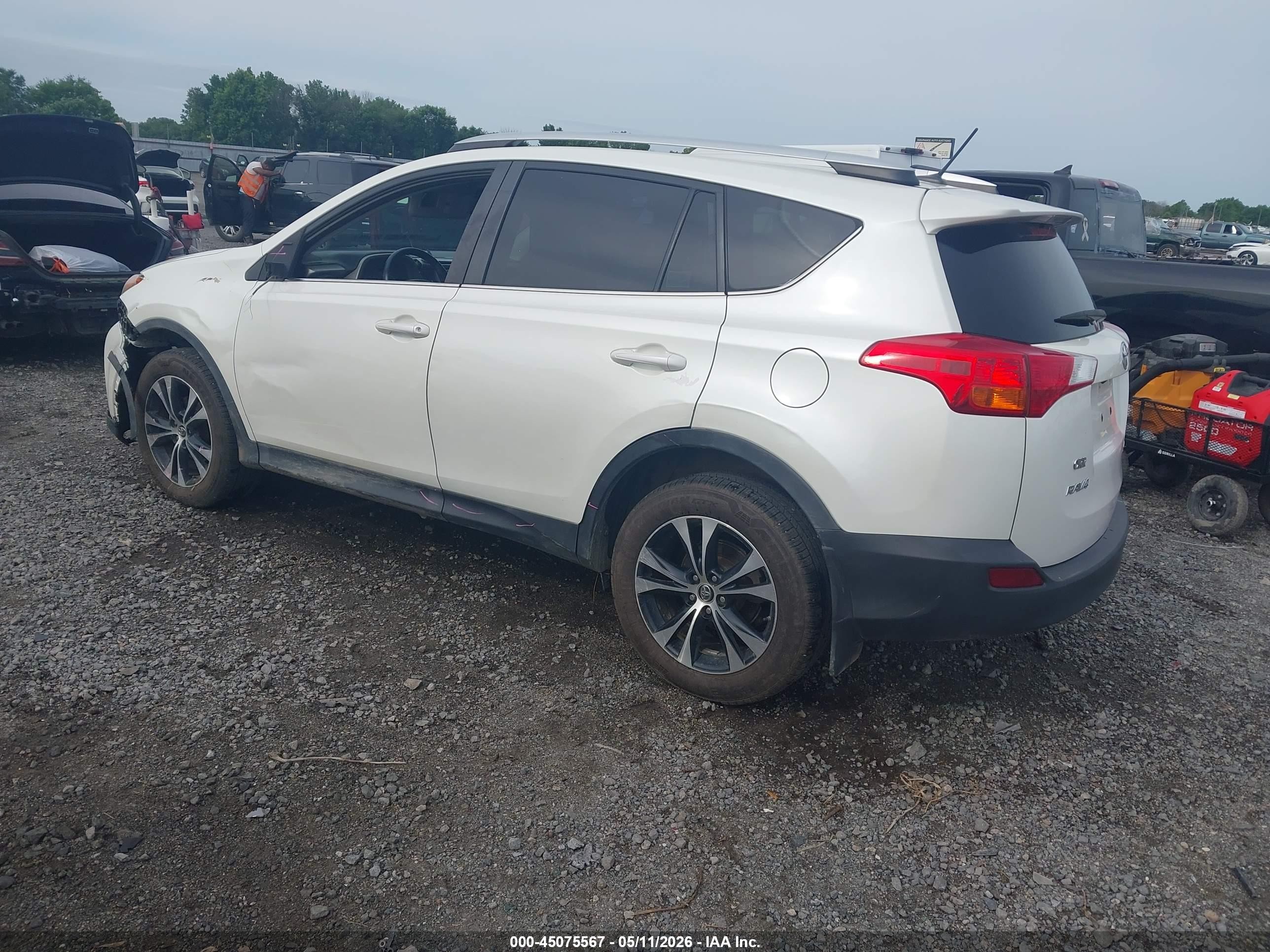2015 Toyota Rav4 Limited White vin: 2T3DFREV1FW250635
