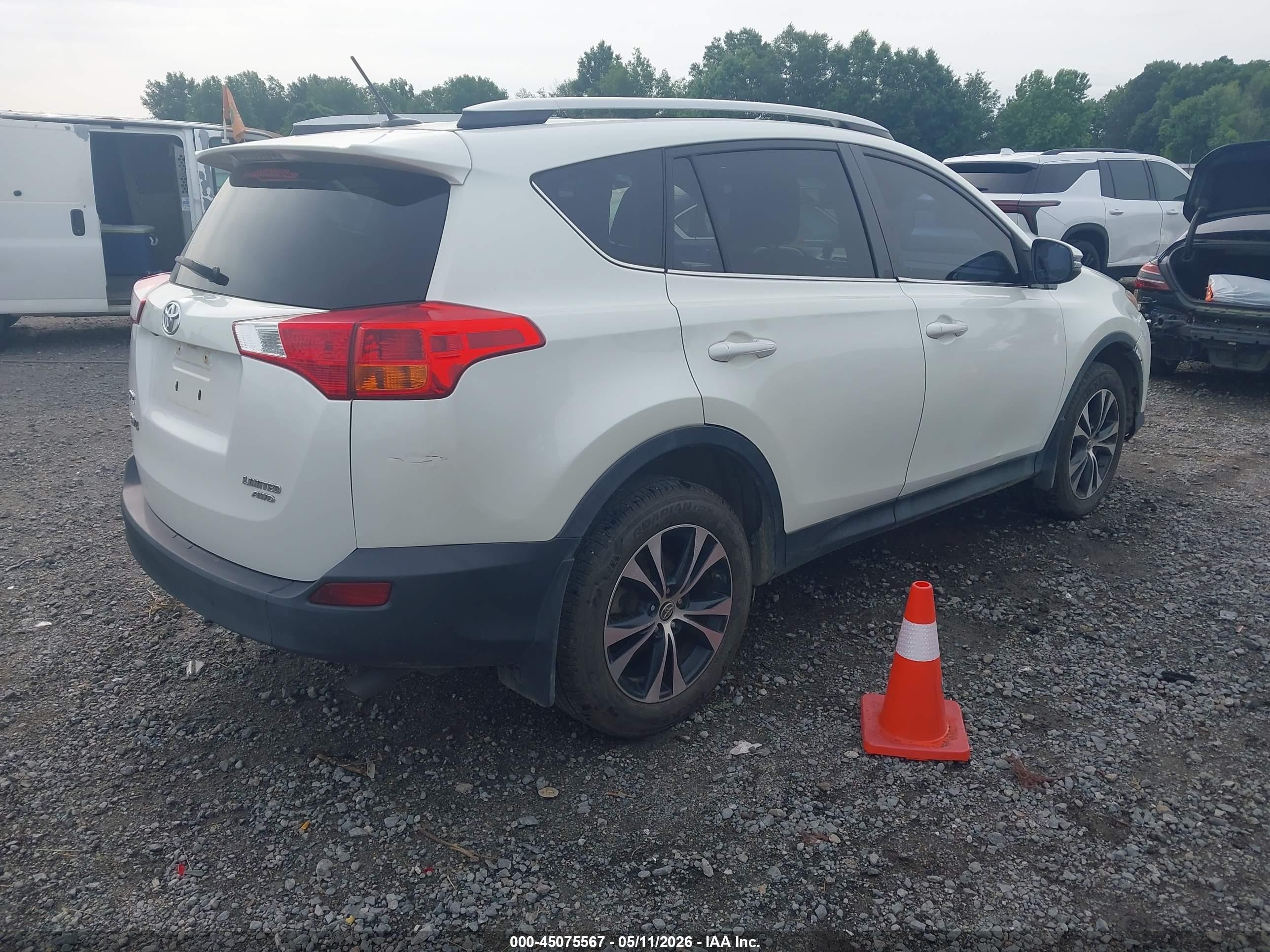 2015 Toyota Rav4 Limited White vin: 2T3DFREV1FW250635