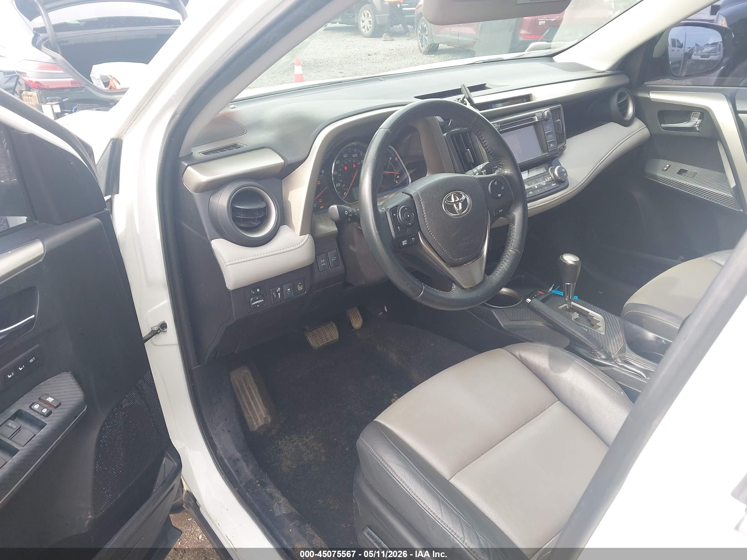 2015 Toyota Rav4 Limited White vin: 2T3DFREV1FW250635